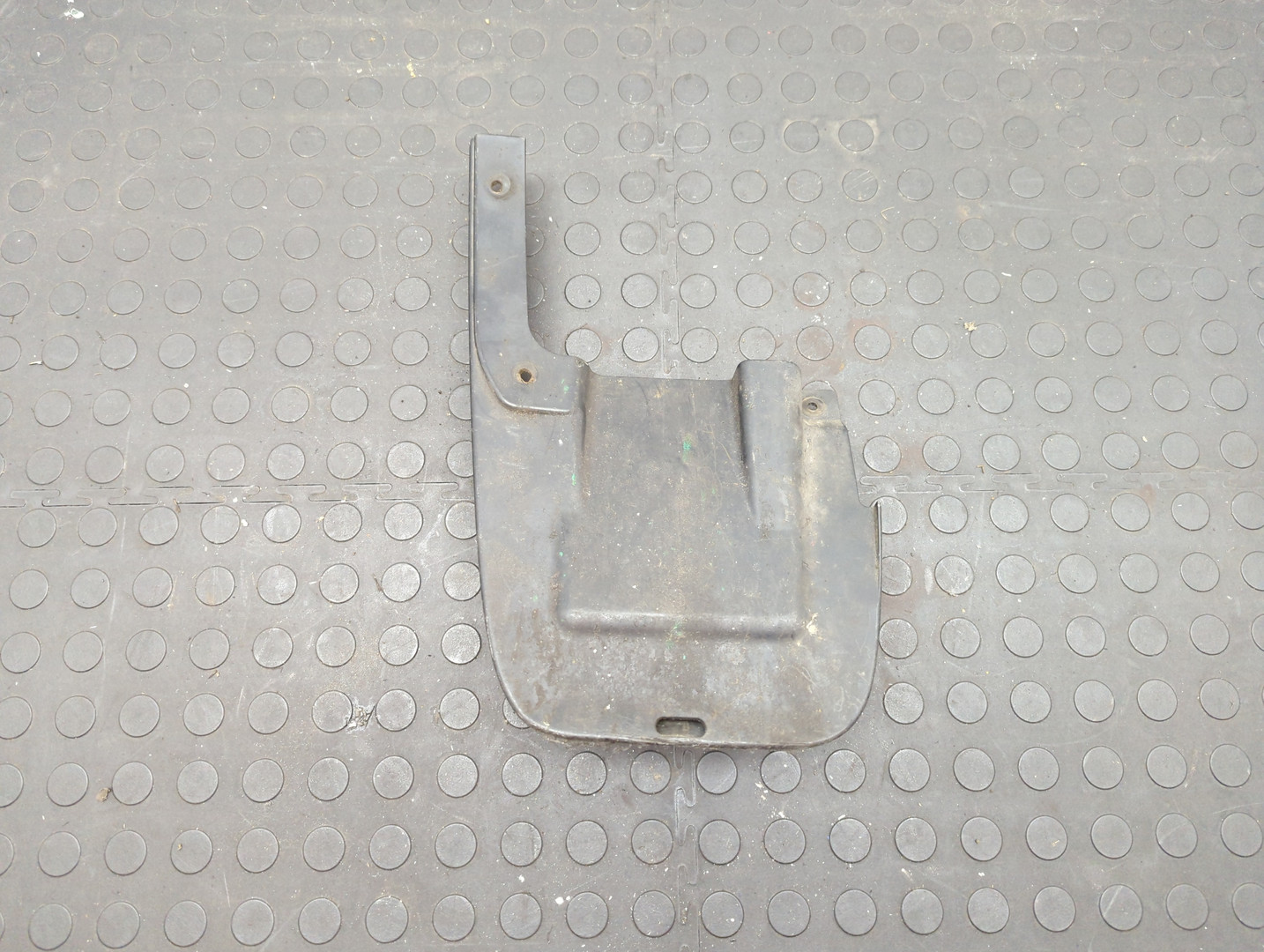 Брызговик задний правый