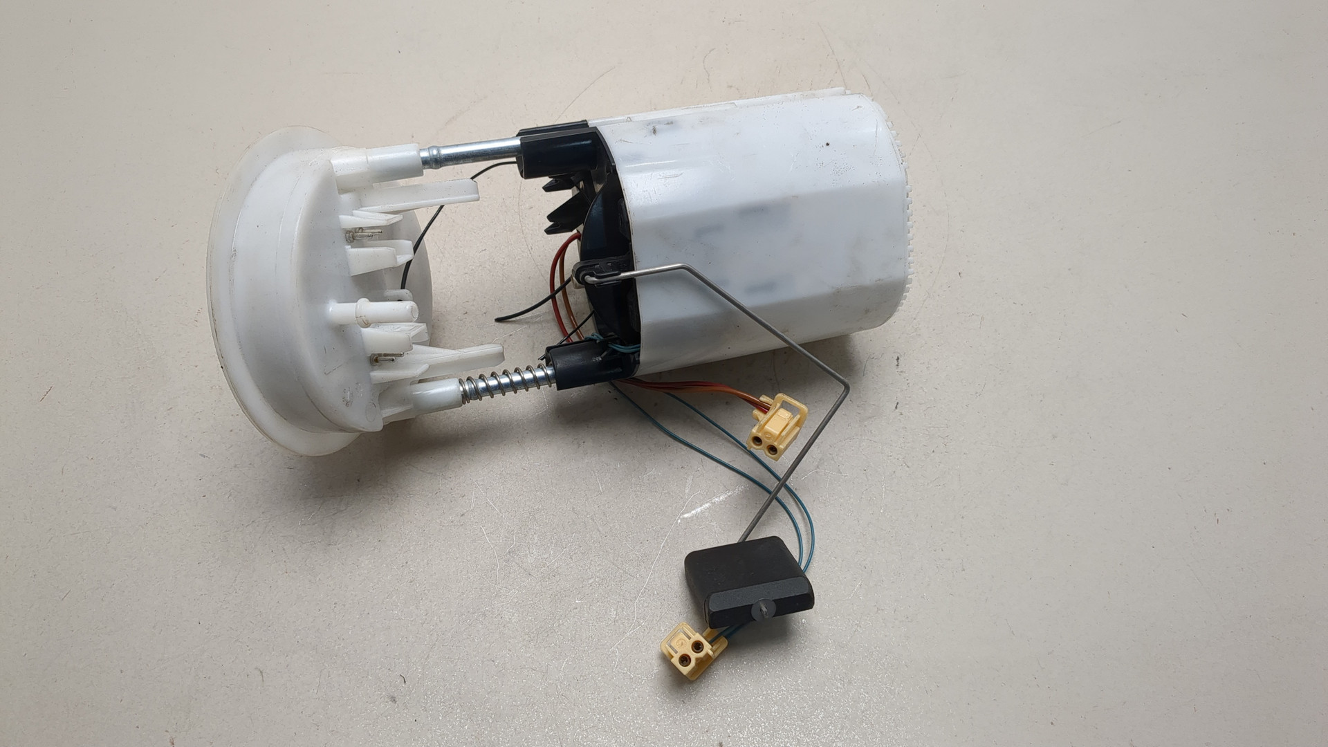 Насос топливный электрический