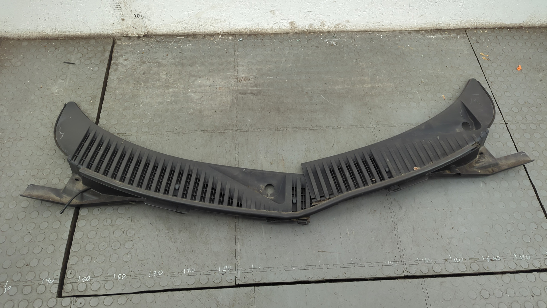 Решетка стеклоочистителей (Жабо)