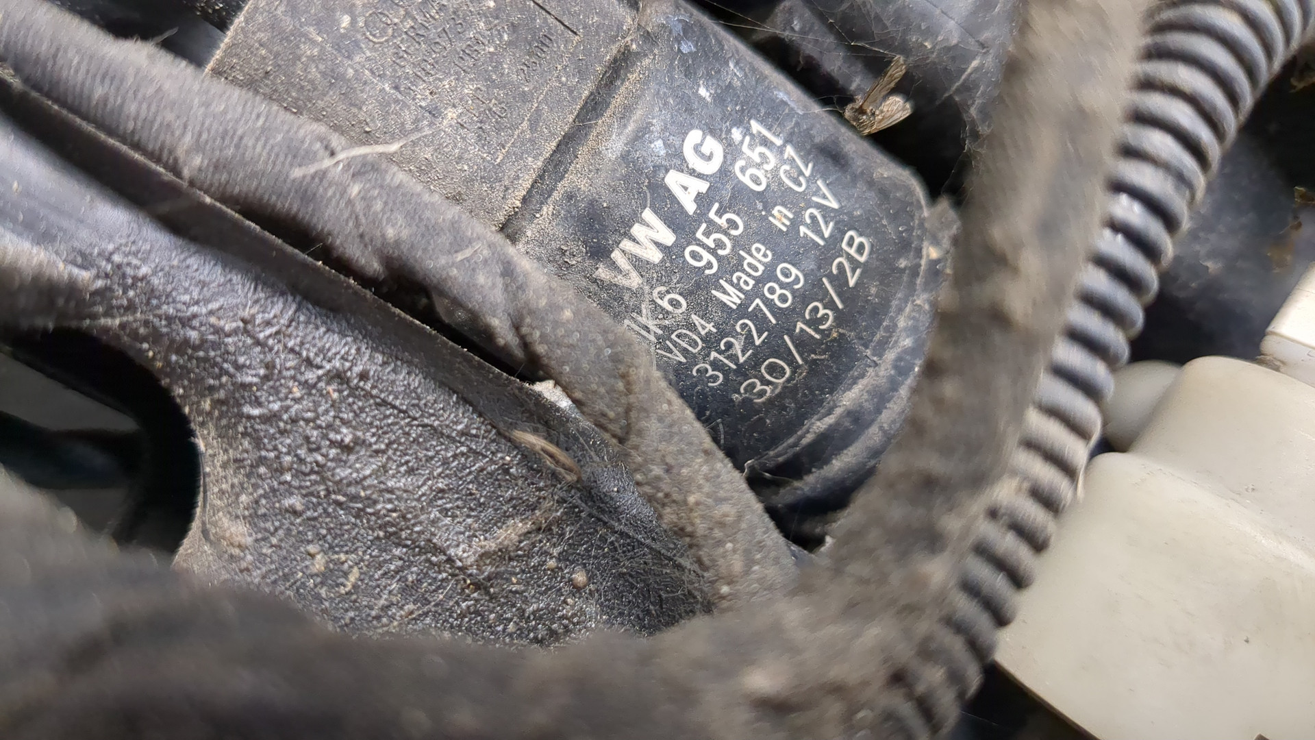 Бачок омывателя лобового стекла