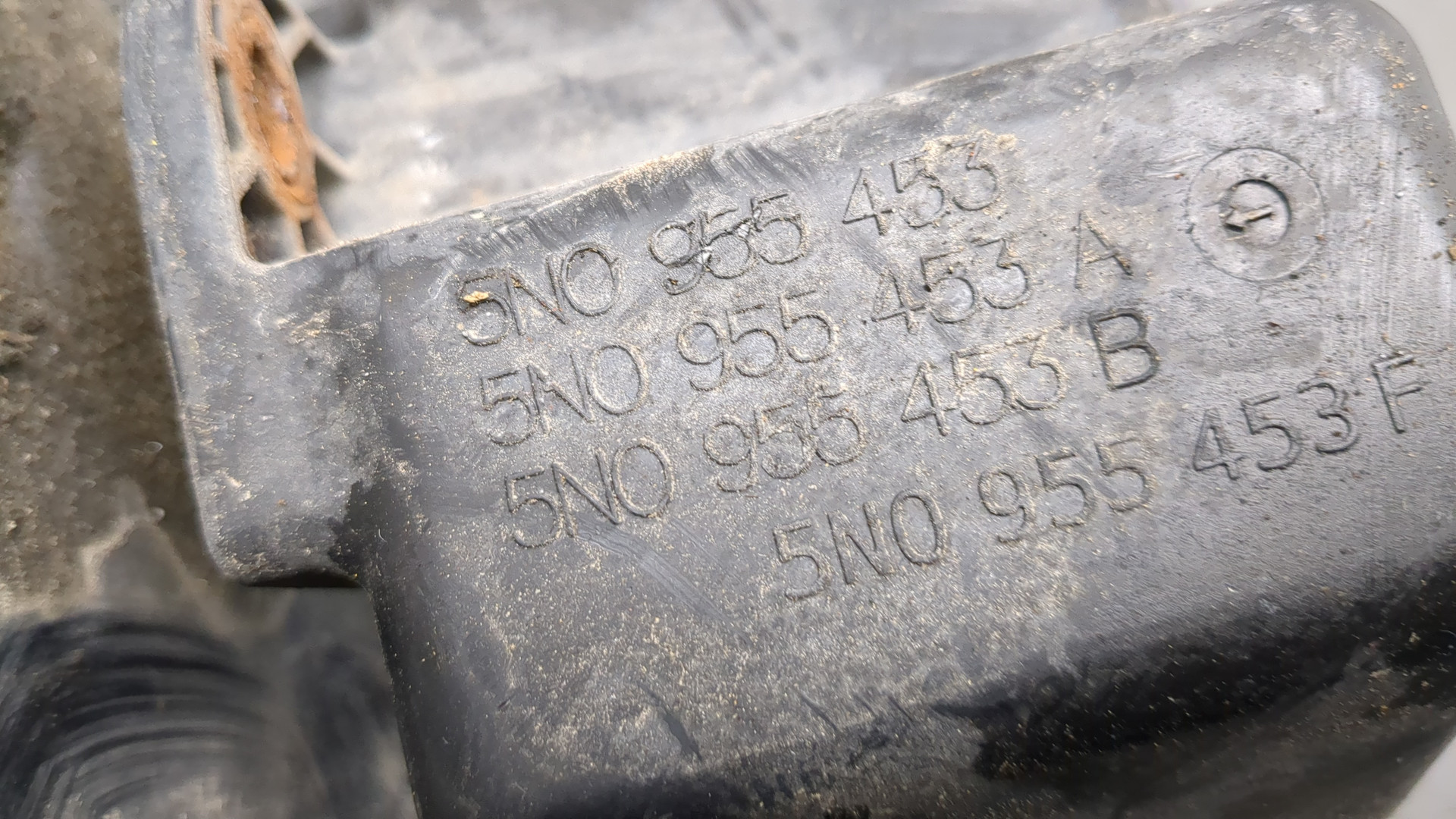 Бачок омывателя лобового стекла