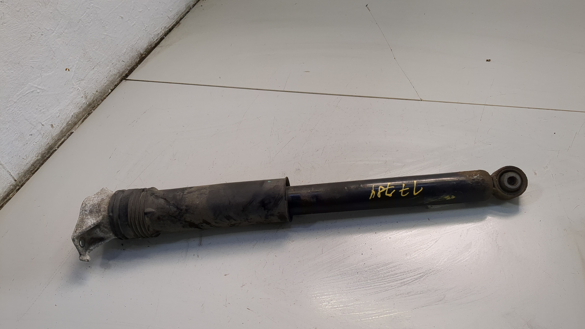 Амортизатор задний (стойка)