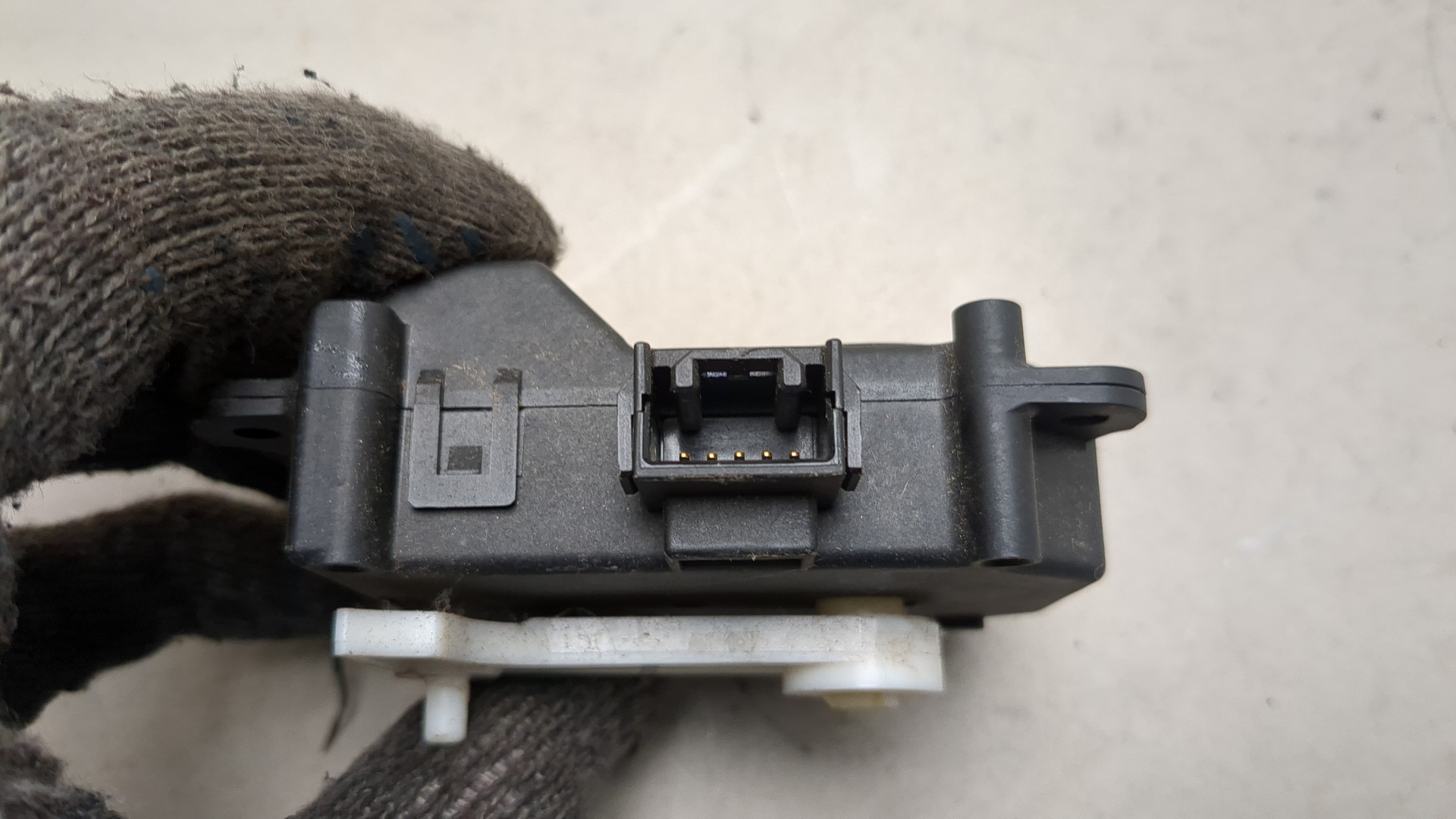 Моторчик заслонки печки