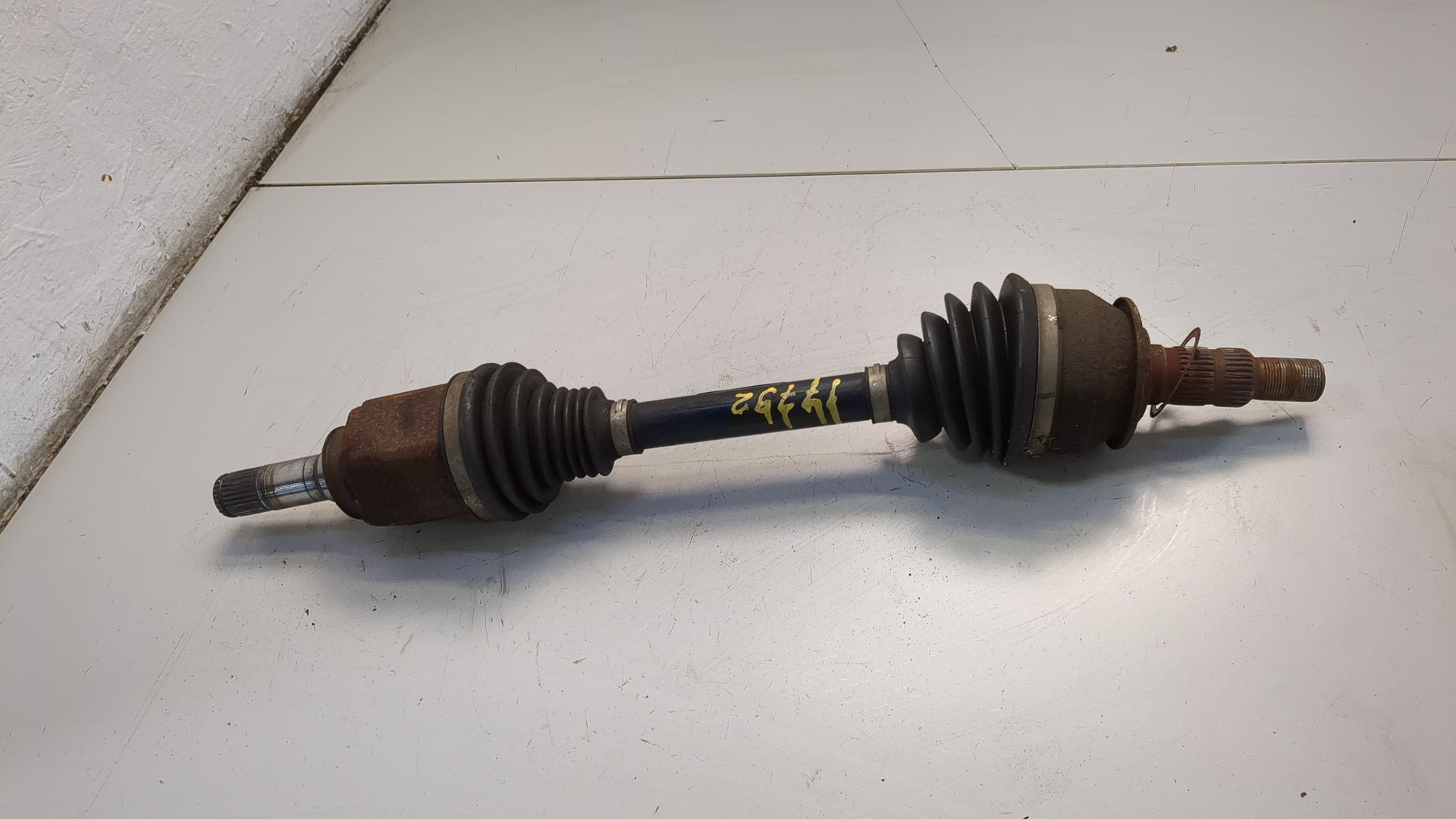 Полуось передняя левая