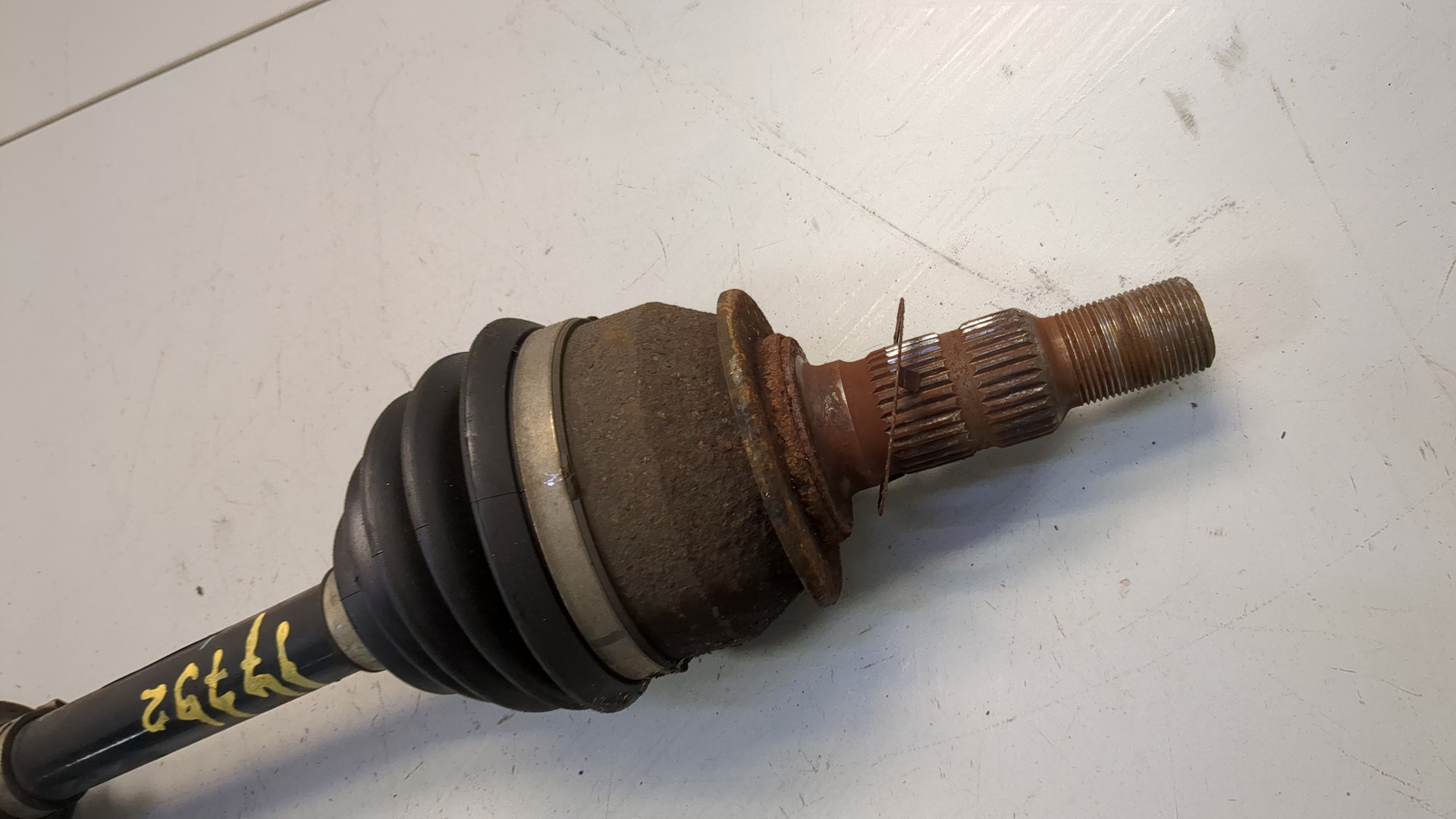 Полуось передняя левая