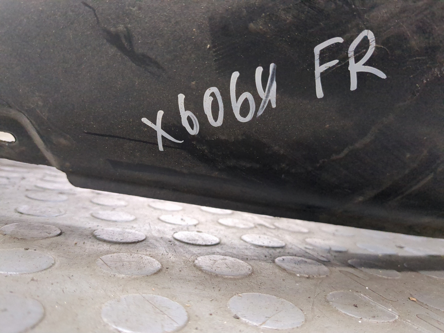 Локер передний правый