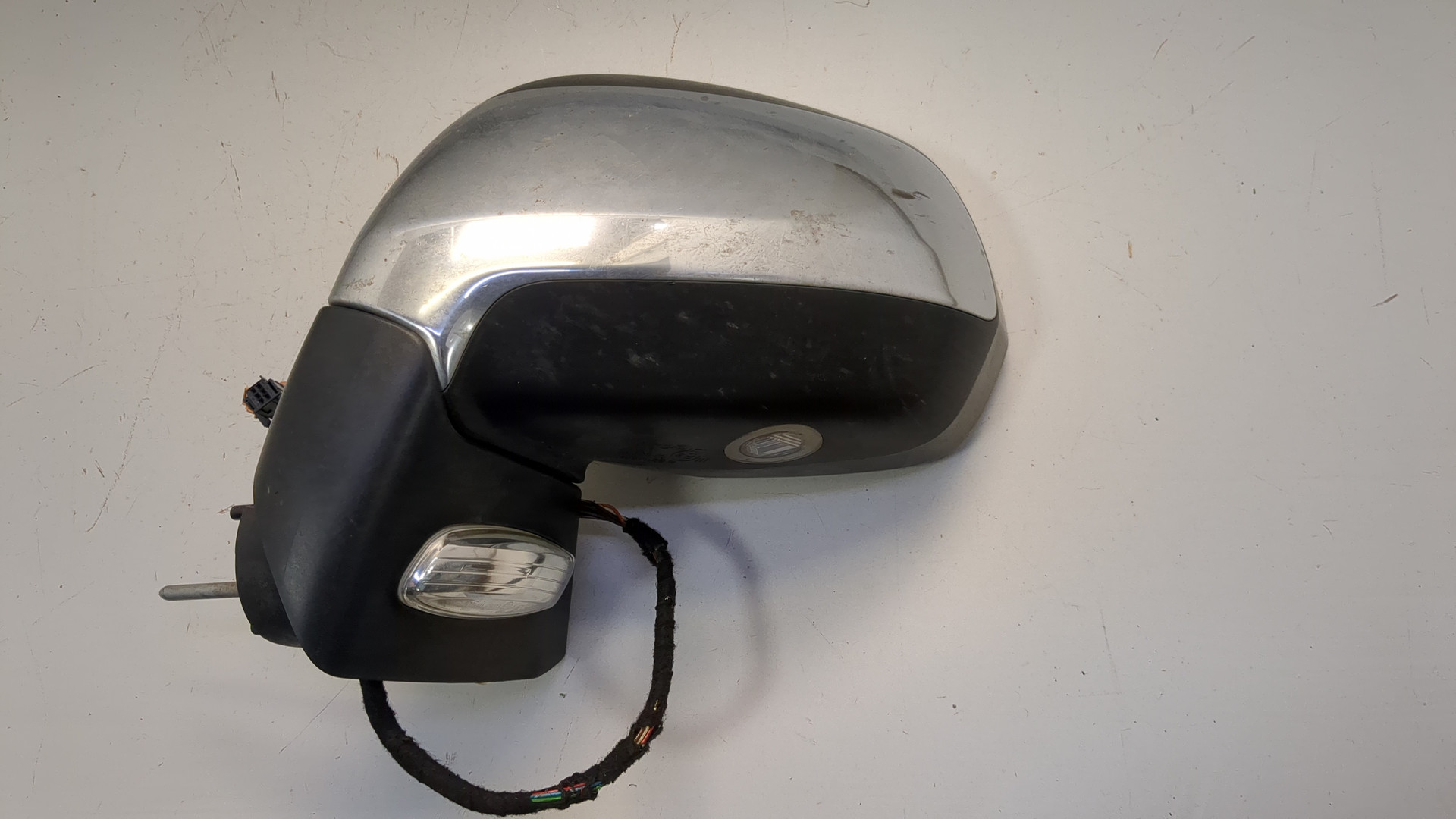 Зеркало левое электрическое