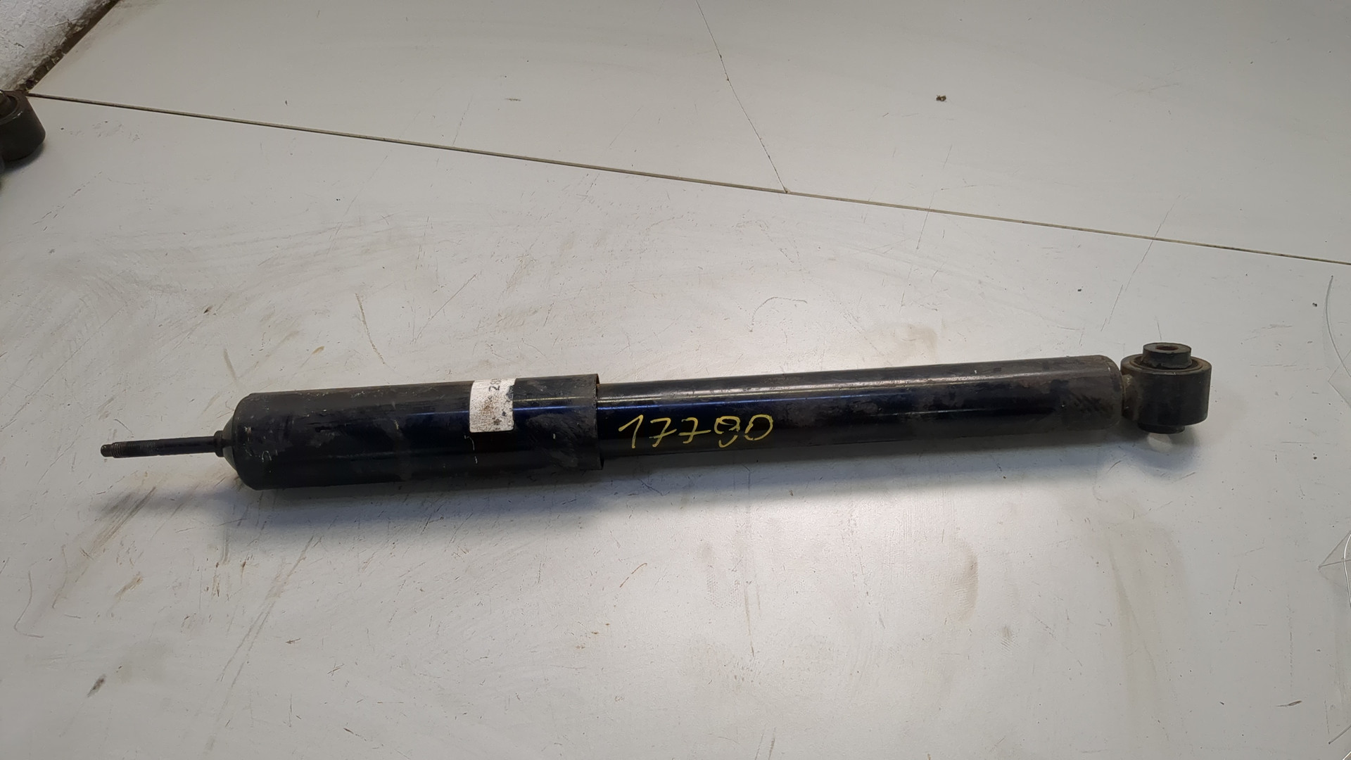 Амортизатор задний (стойка)