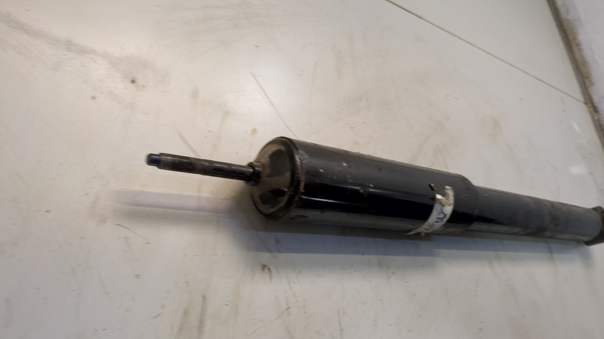 Амортизатор задний (стойка)