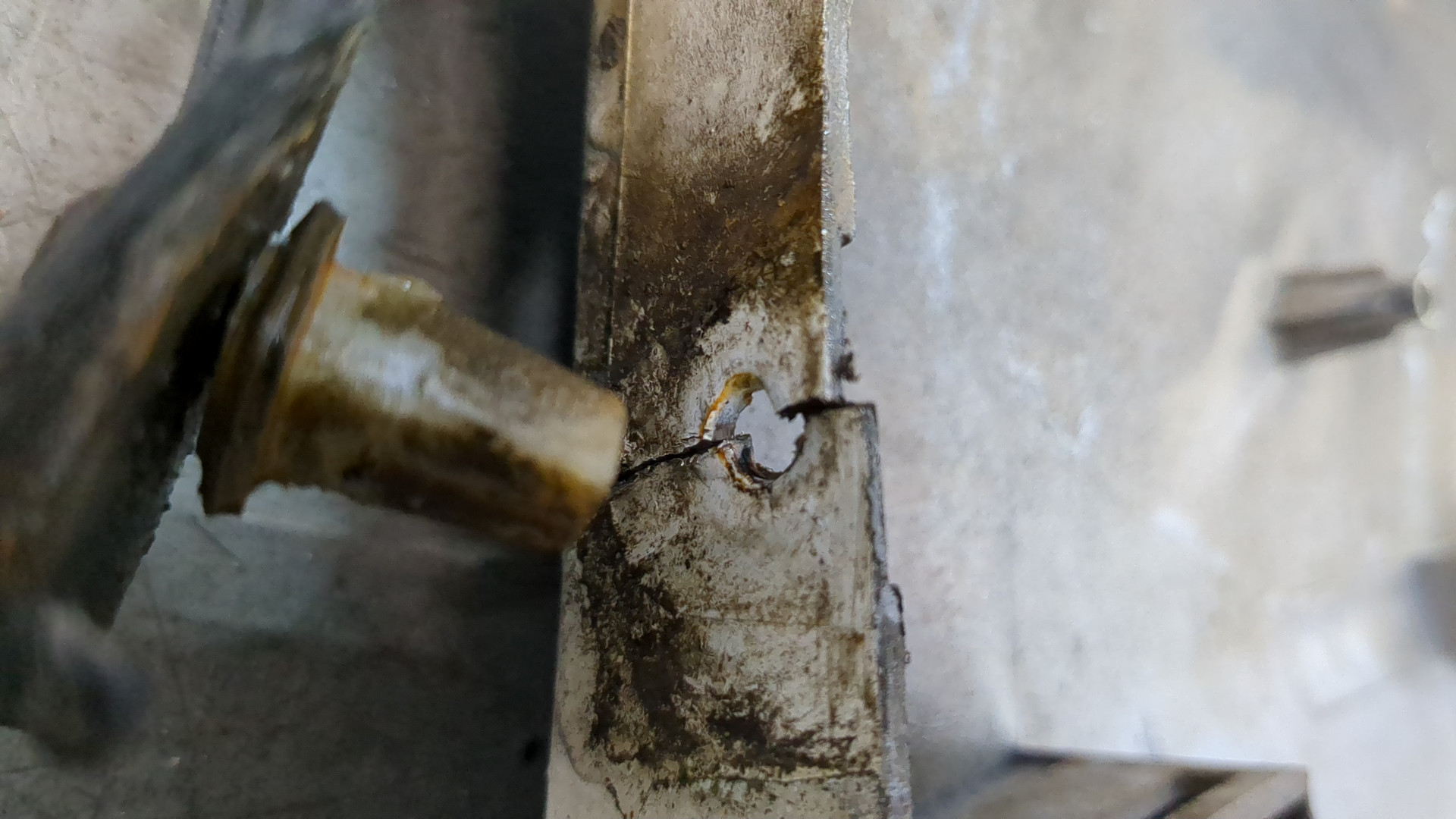 Накладка переднего бампера