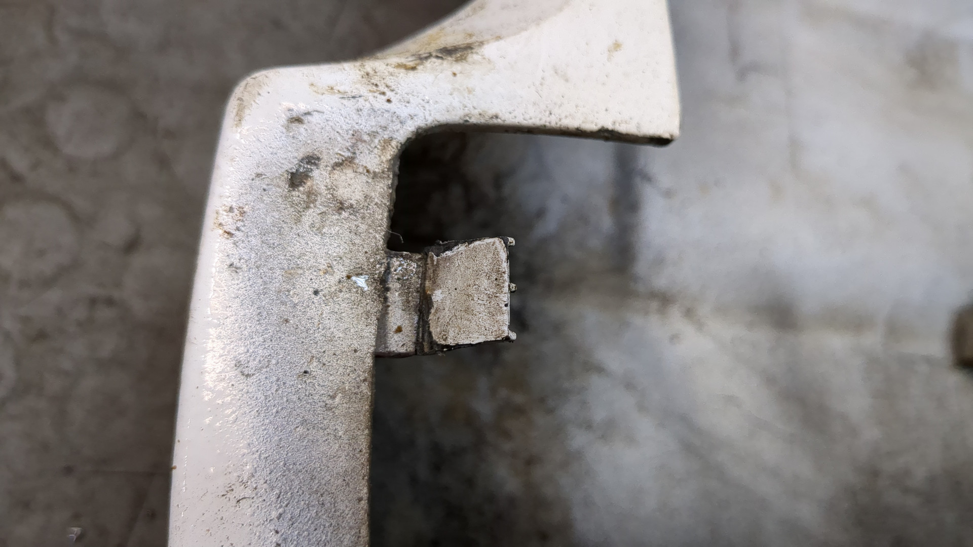 Накладка переднего бампера