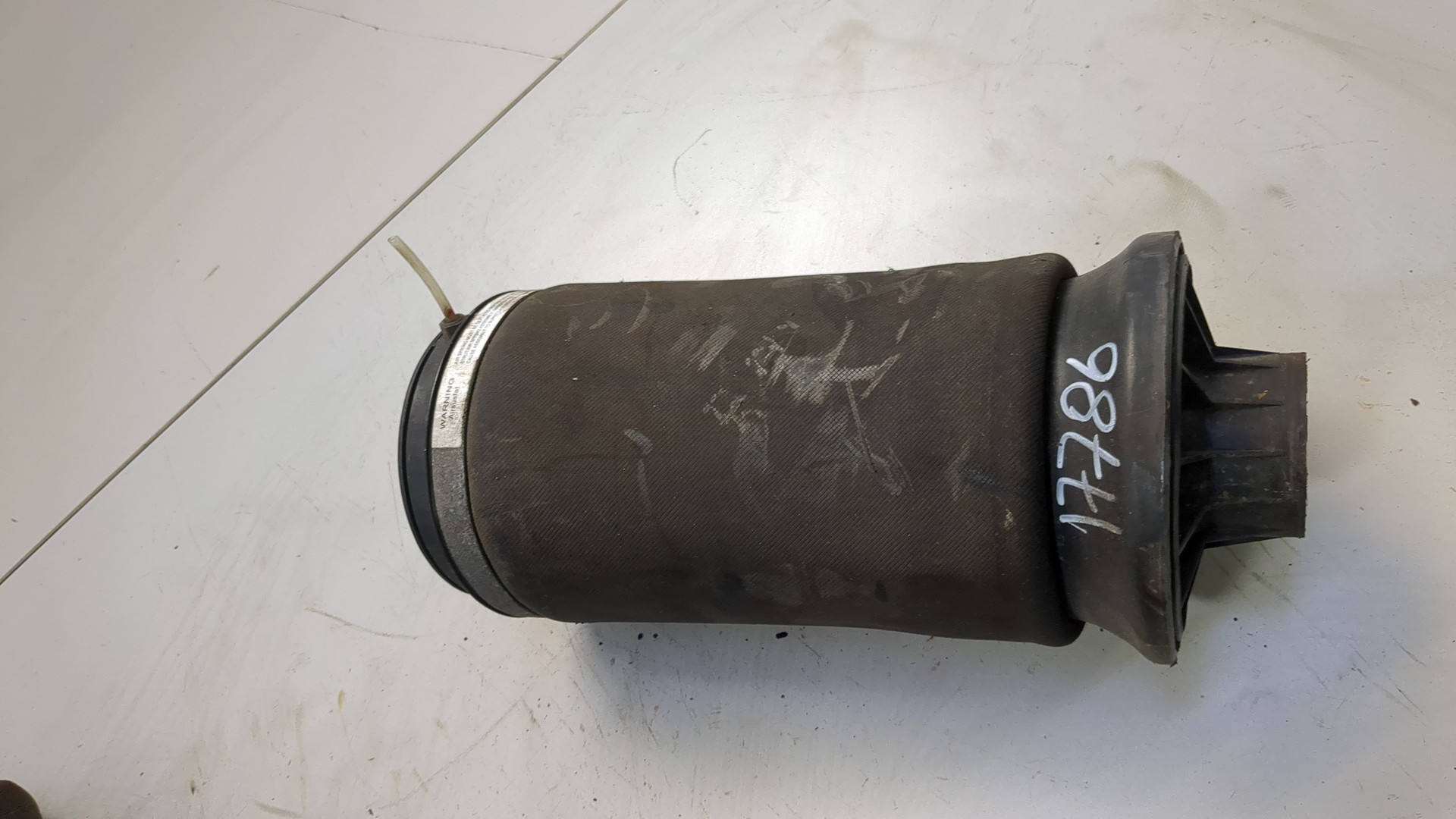 Амортизатор задний (стойка)