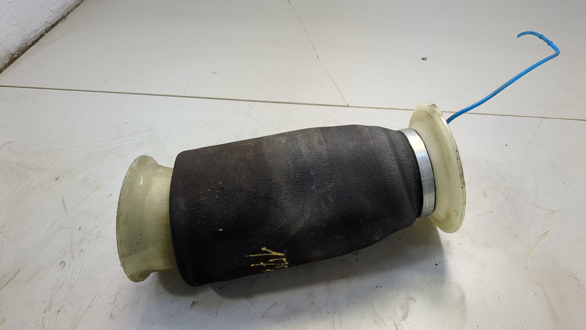 Амортизатор задний (стойка)