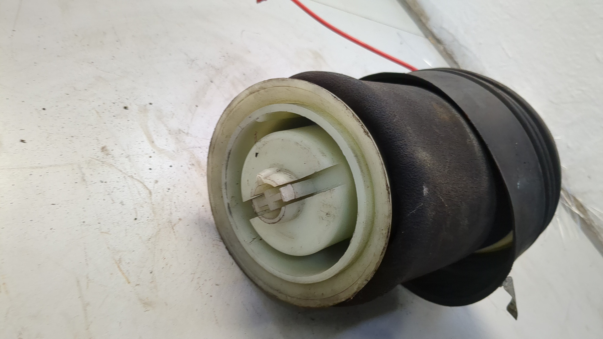 Амортизатор задний (стойка)