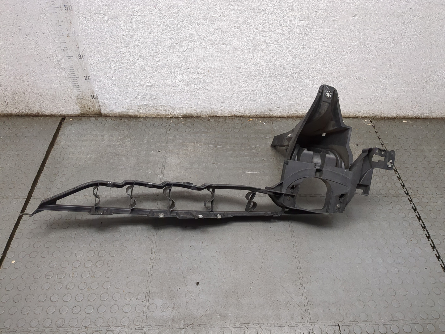 Кронштейн крепления крыла