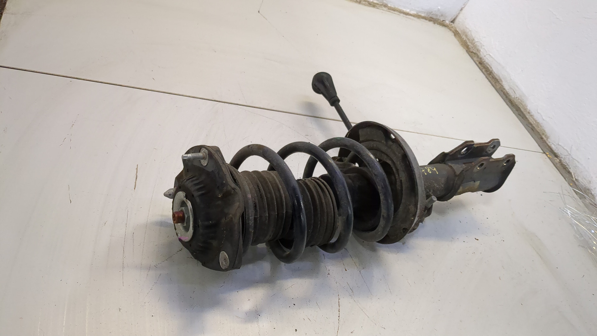 Амортизатор передний правый