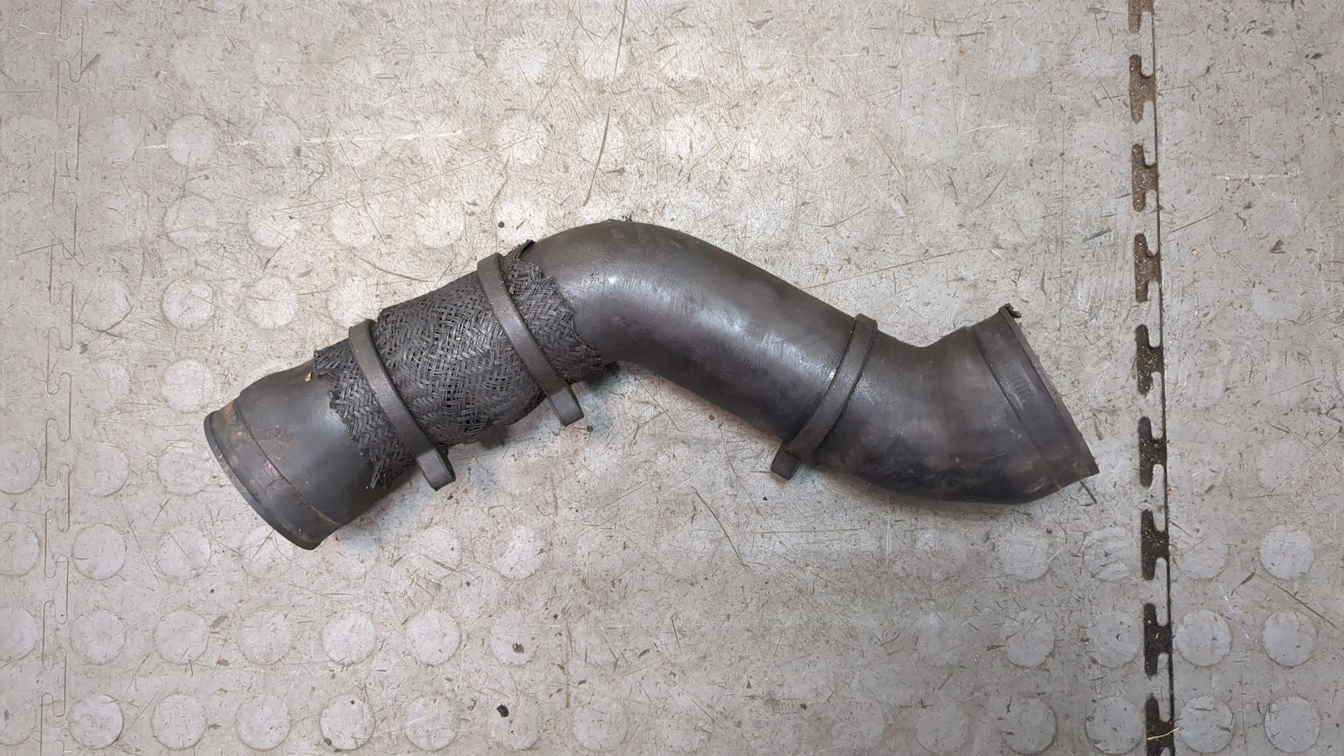 Патрубок интеркулера