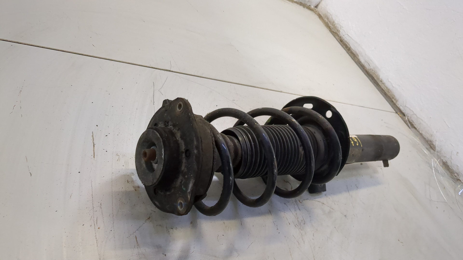 Амортизатор передний