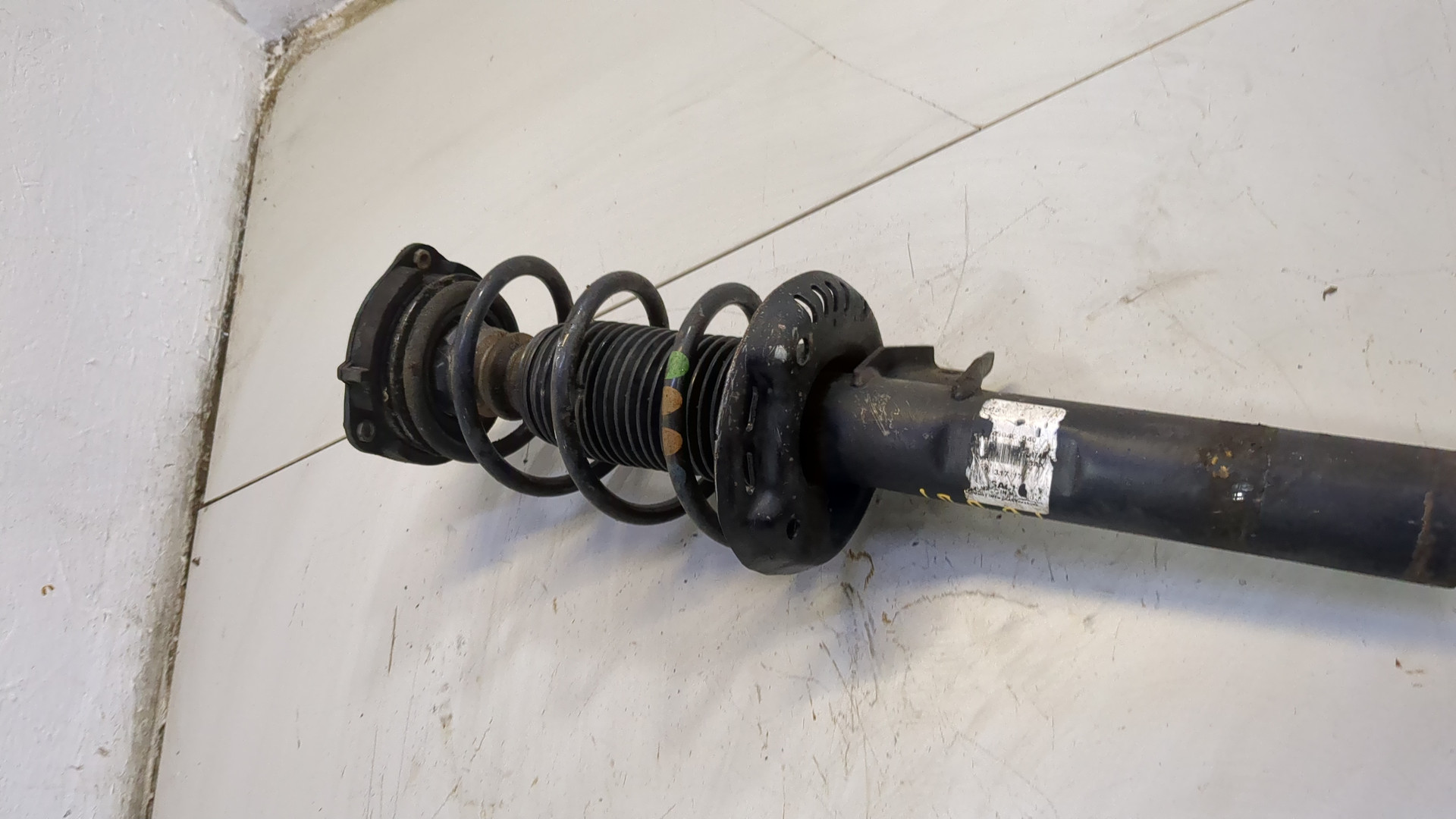 Амортизатор передний