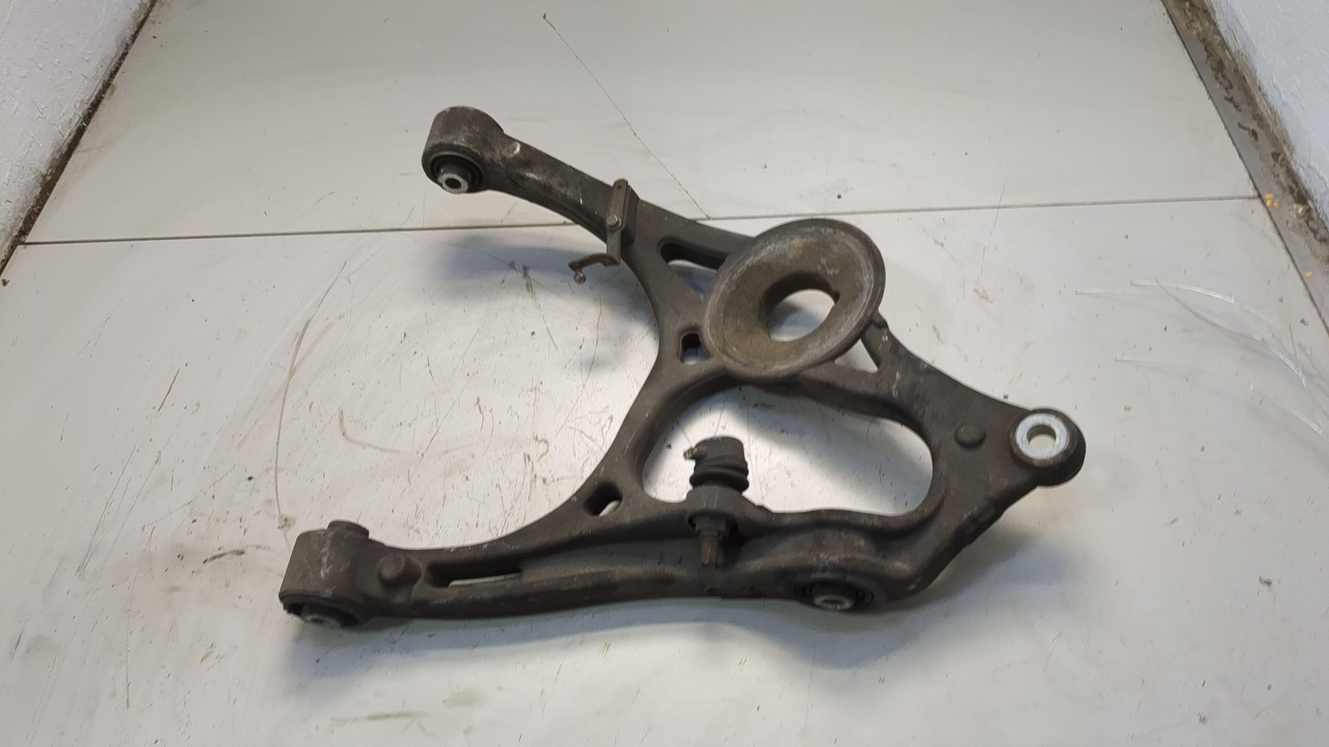 Рычаг задний правый