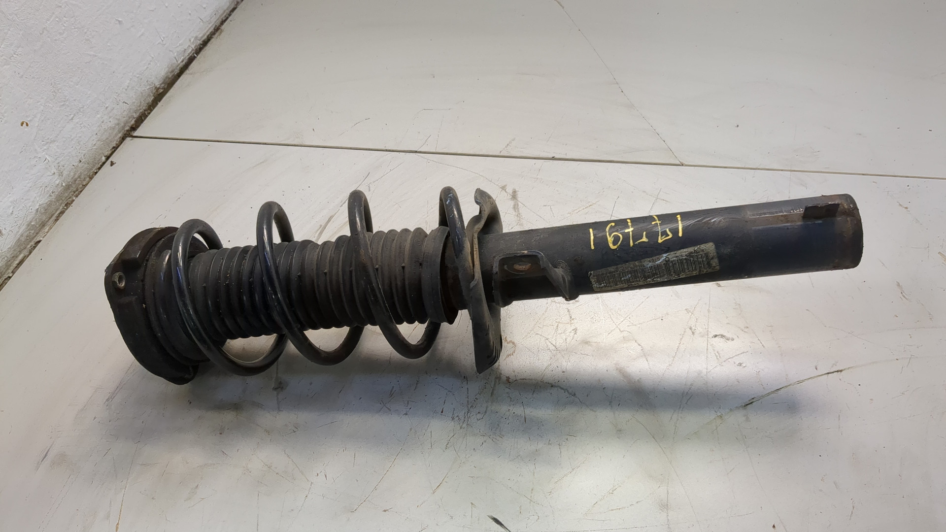 Амортизатор передний