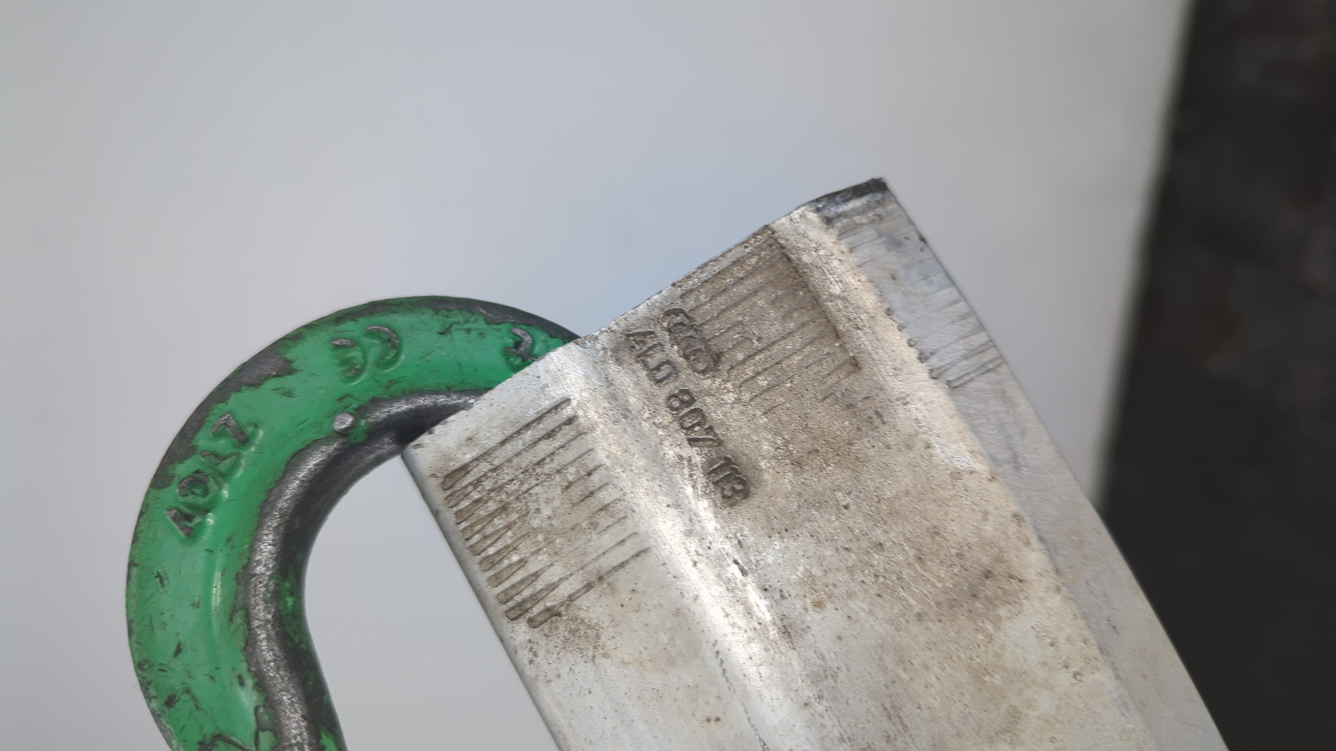 Усилитель переднего бампера