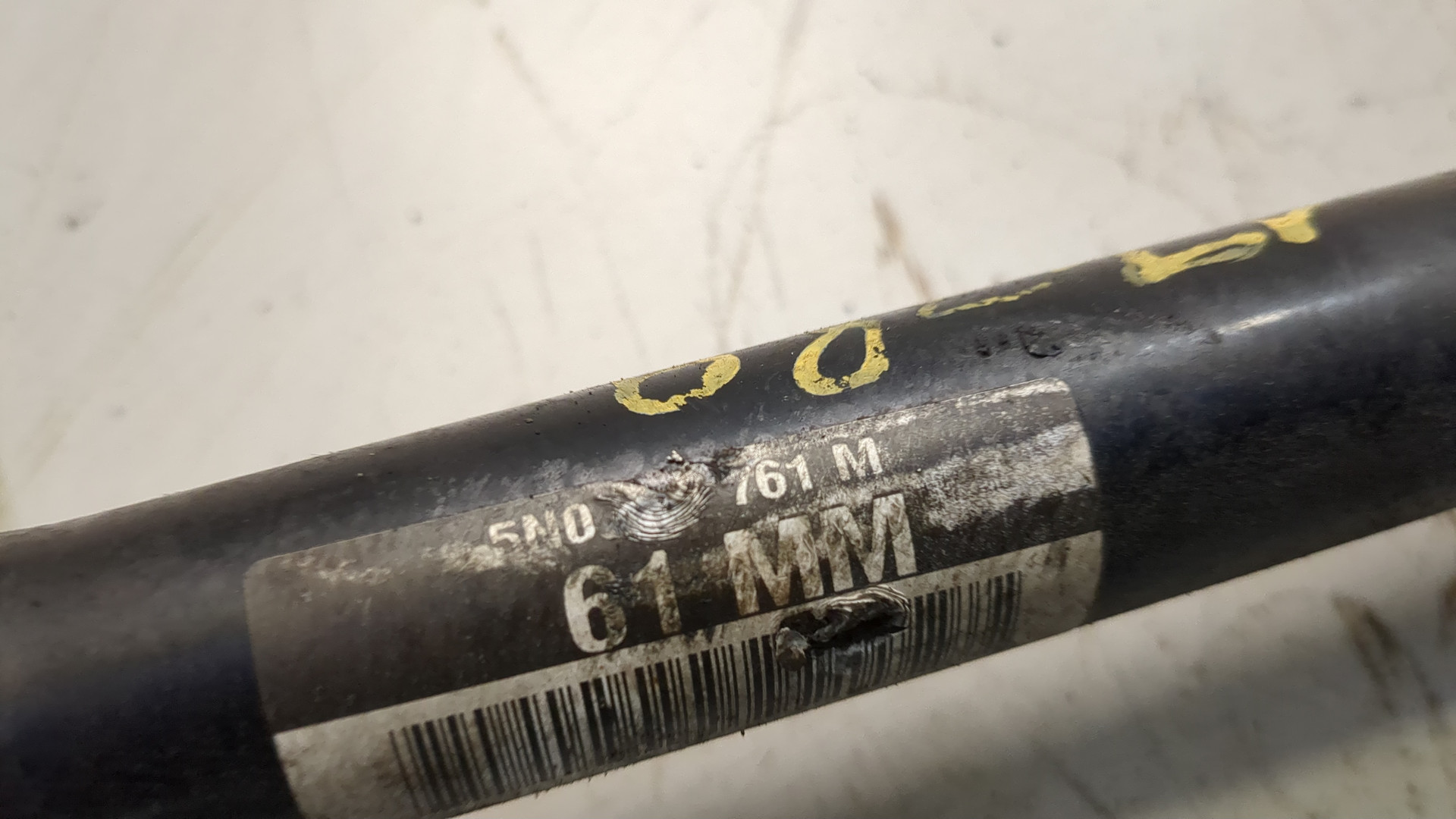 Полуось передняя левая