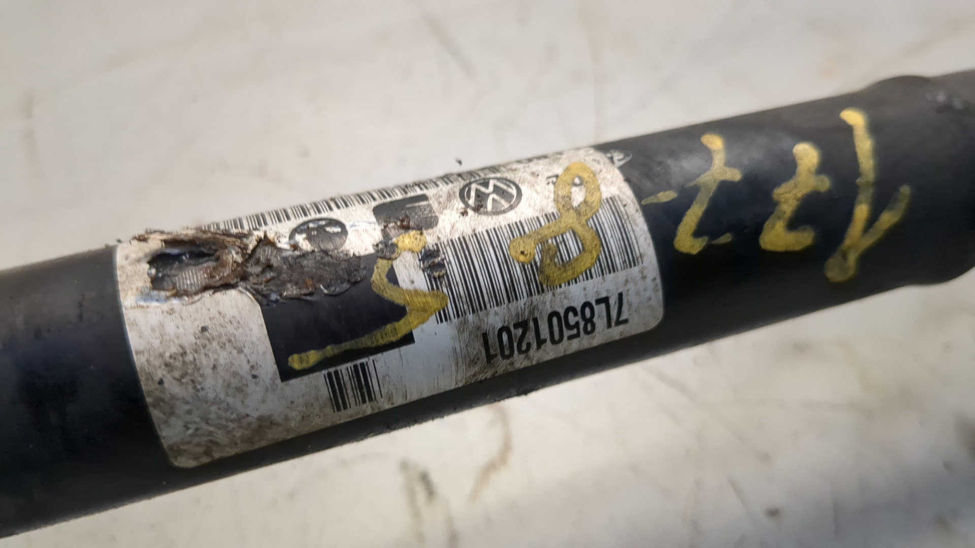 Полуось задняя