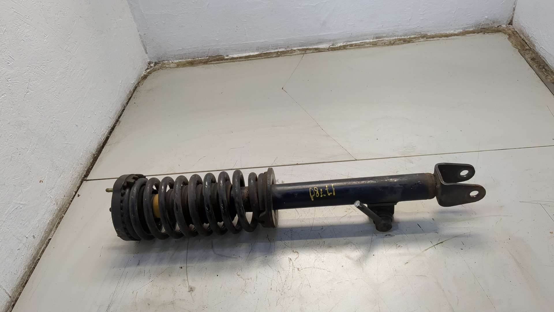 Амортизатор передний