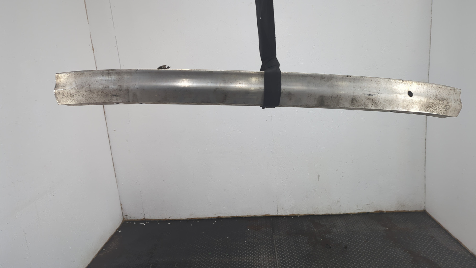 Усилитель заднего бампера