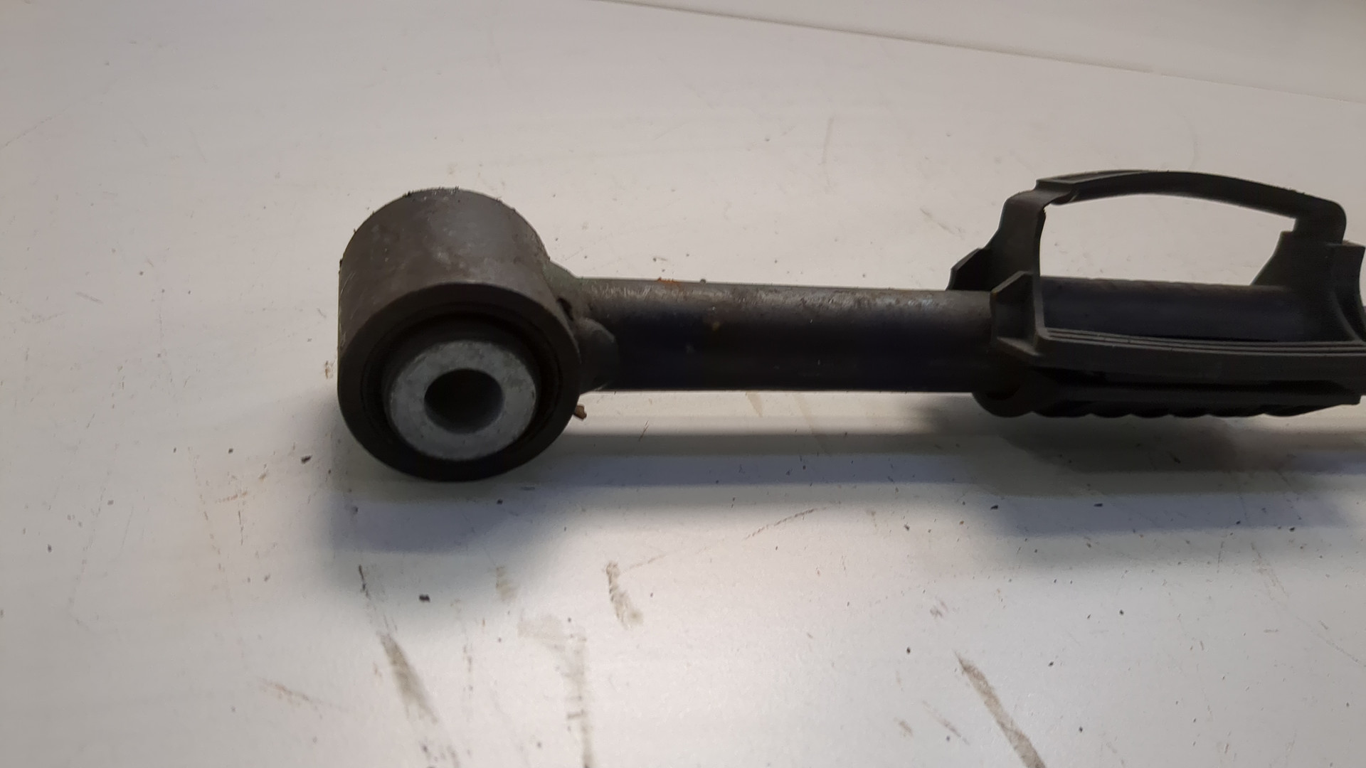 Рычаг задний