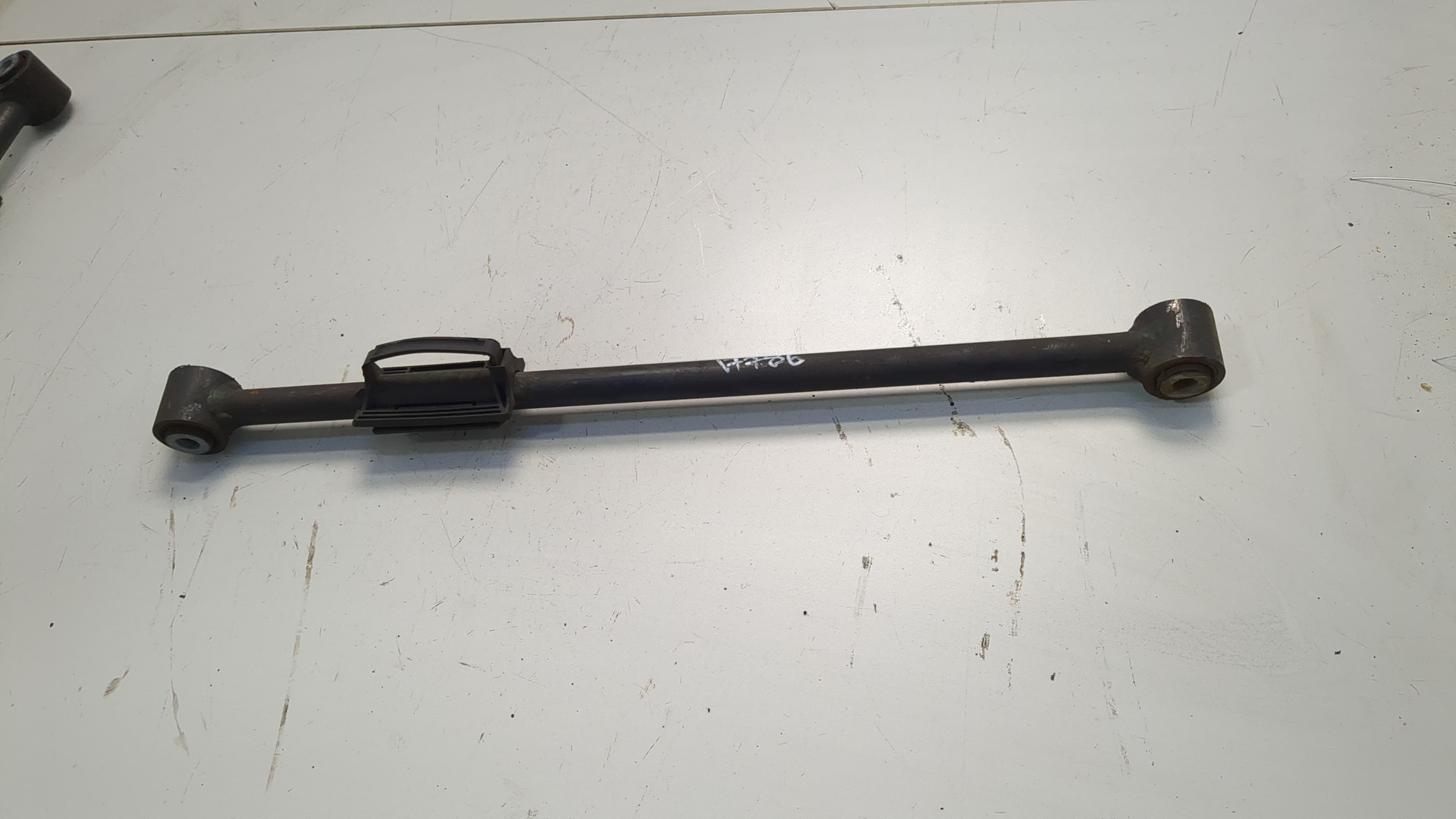 Рычаг задний