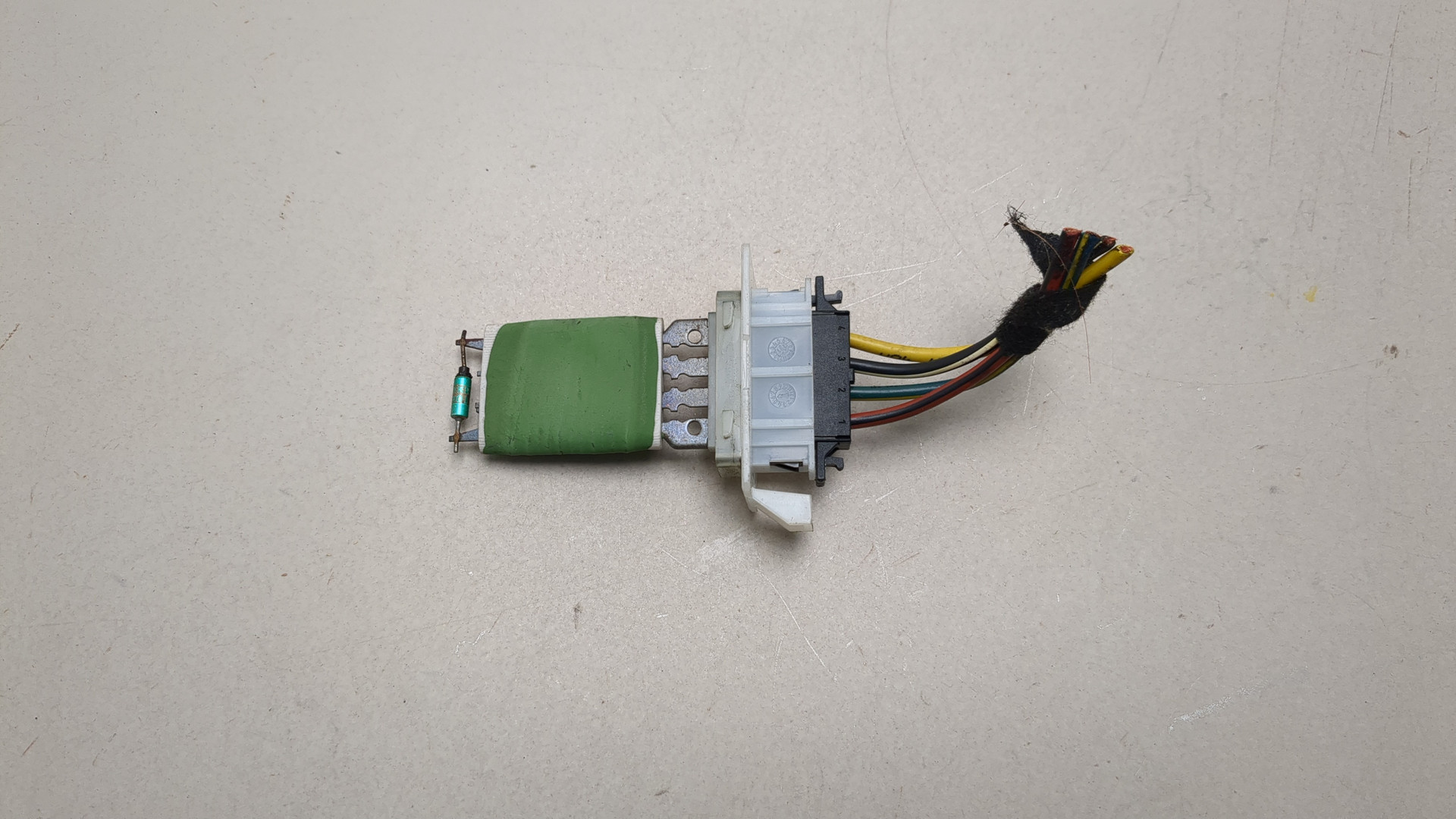 Резистор отопителя