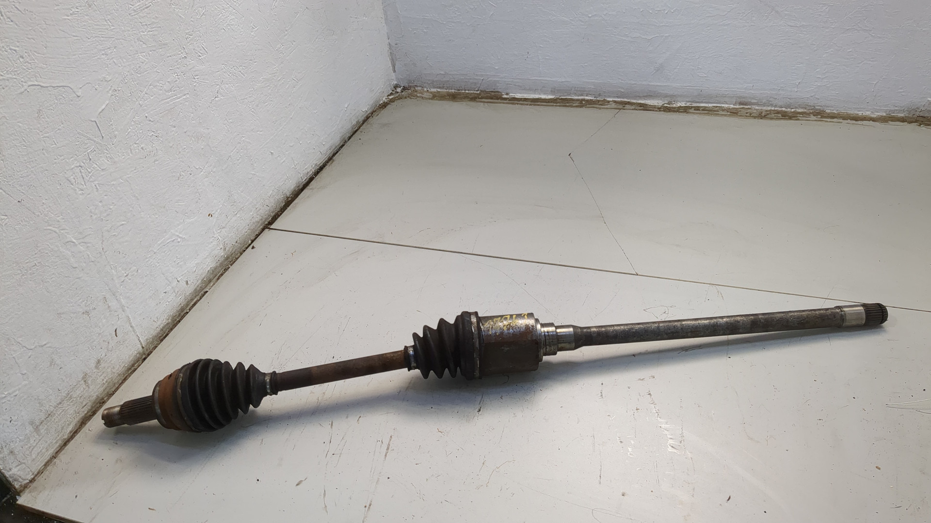 Полуось передняя правая