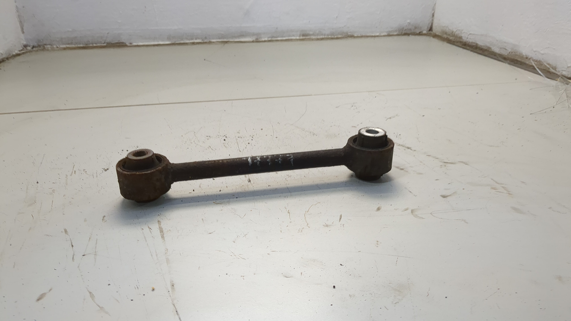 Рычаг задний