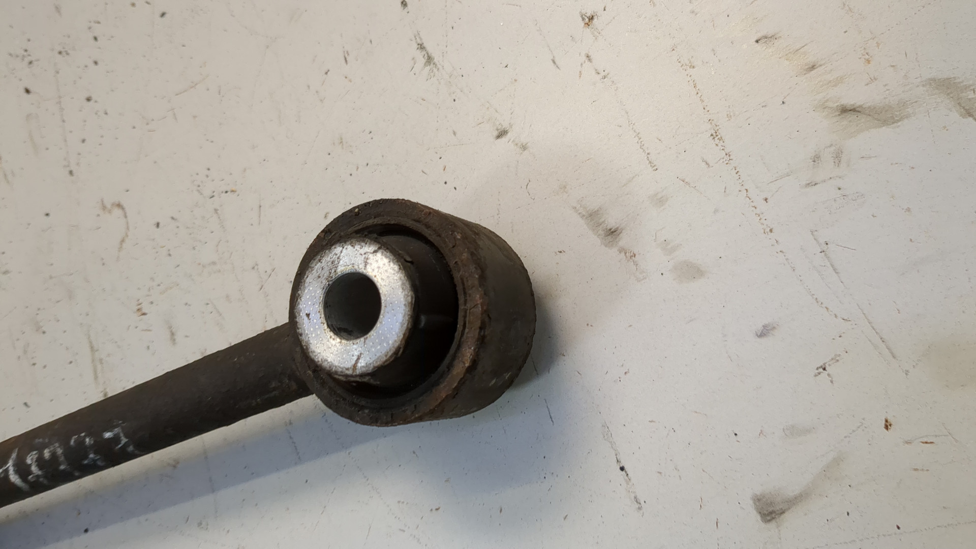 Рычаг задний