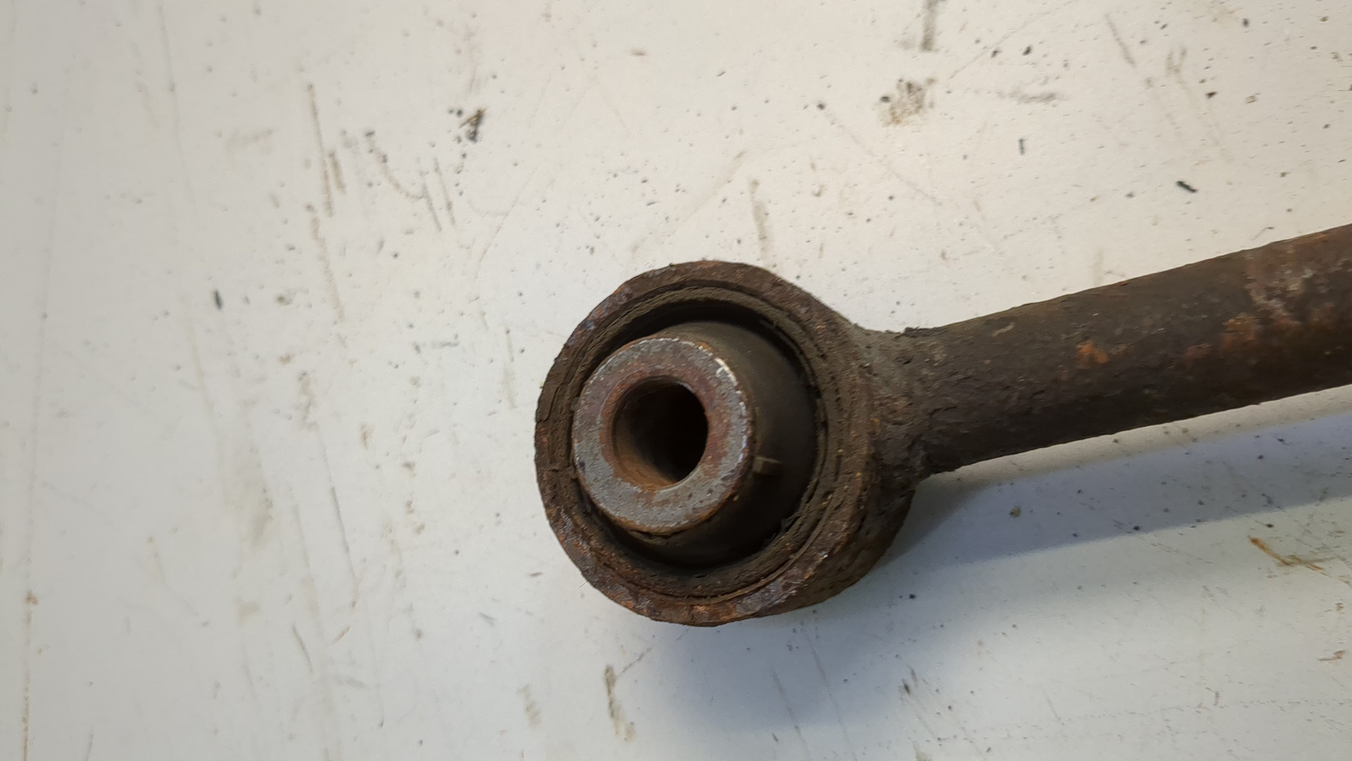 Рычаг задний