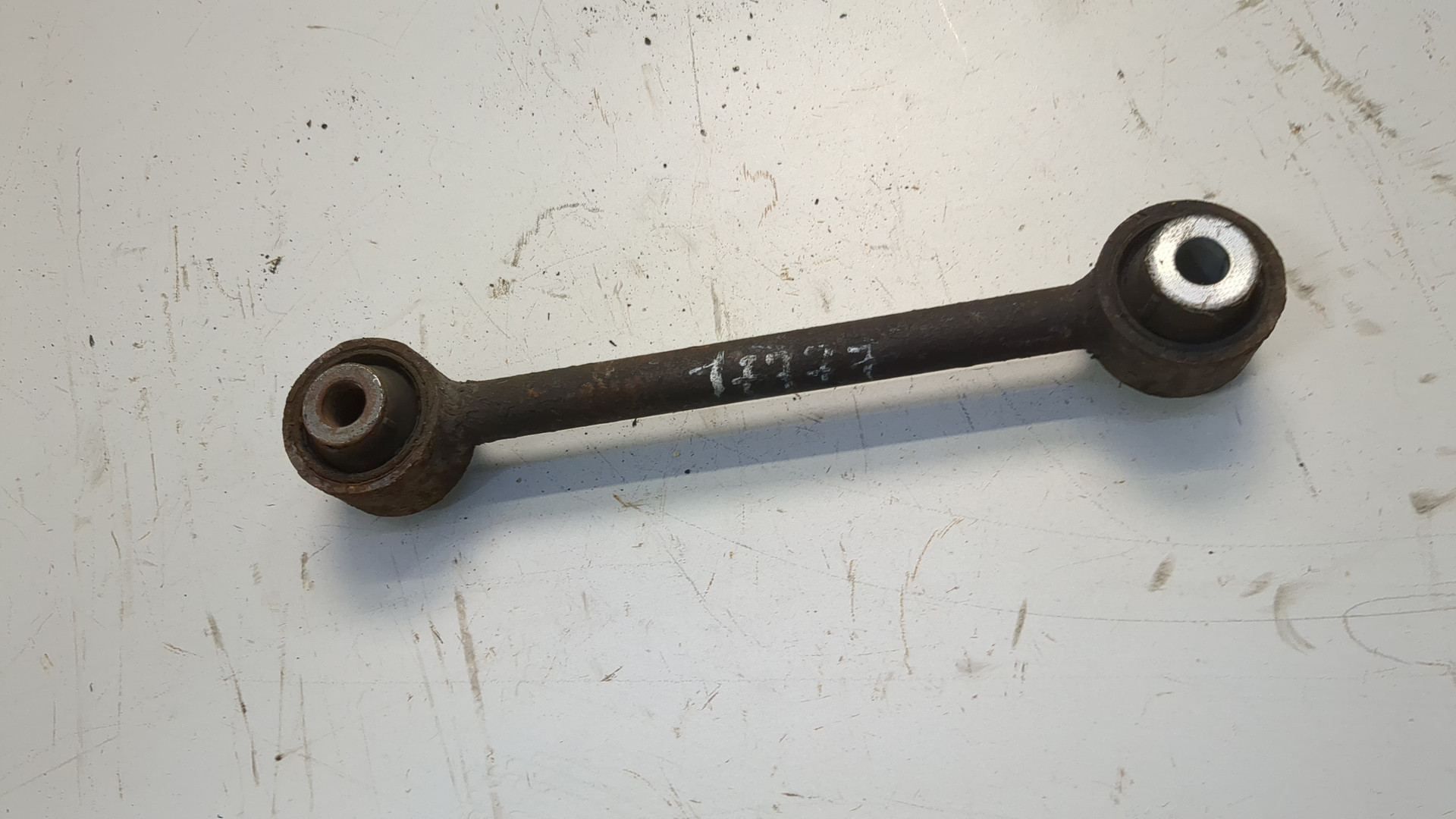 Рычаг задний