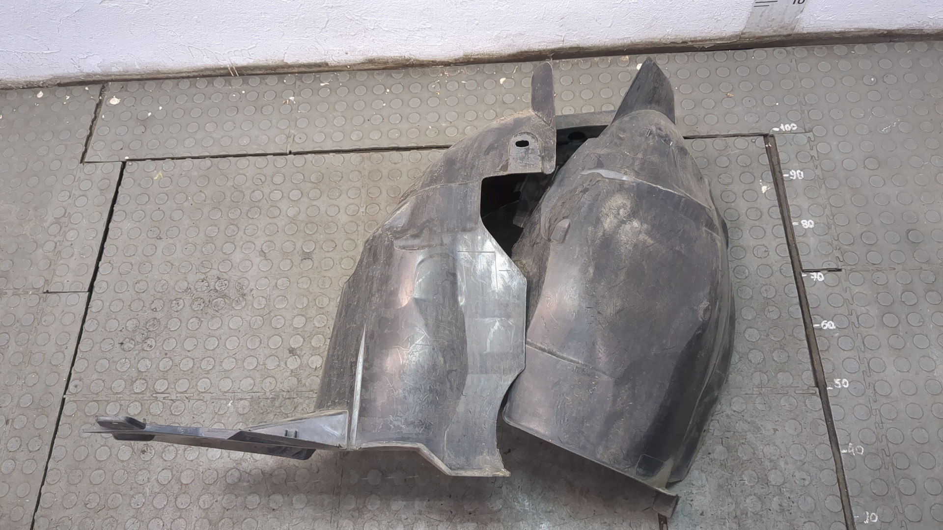 Локер передний правый