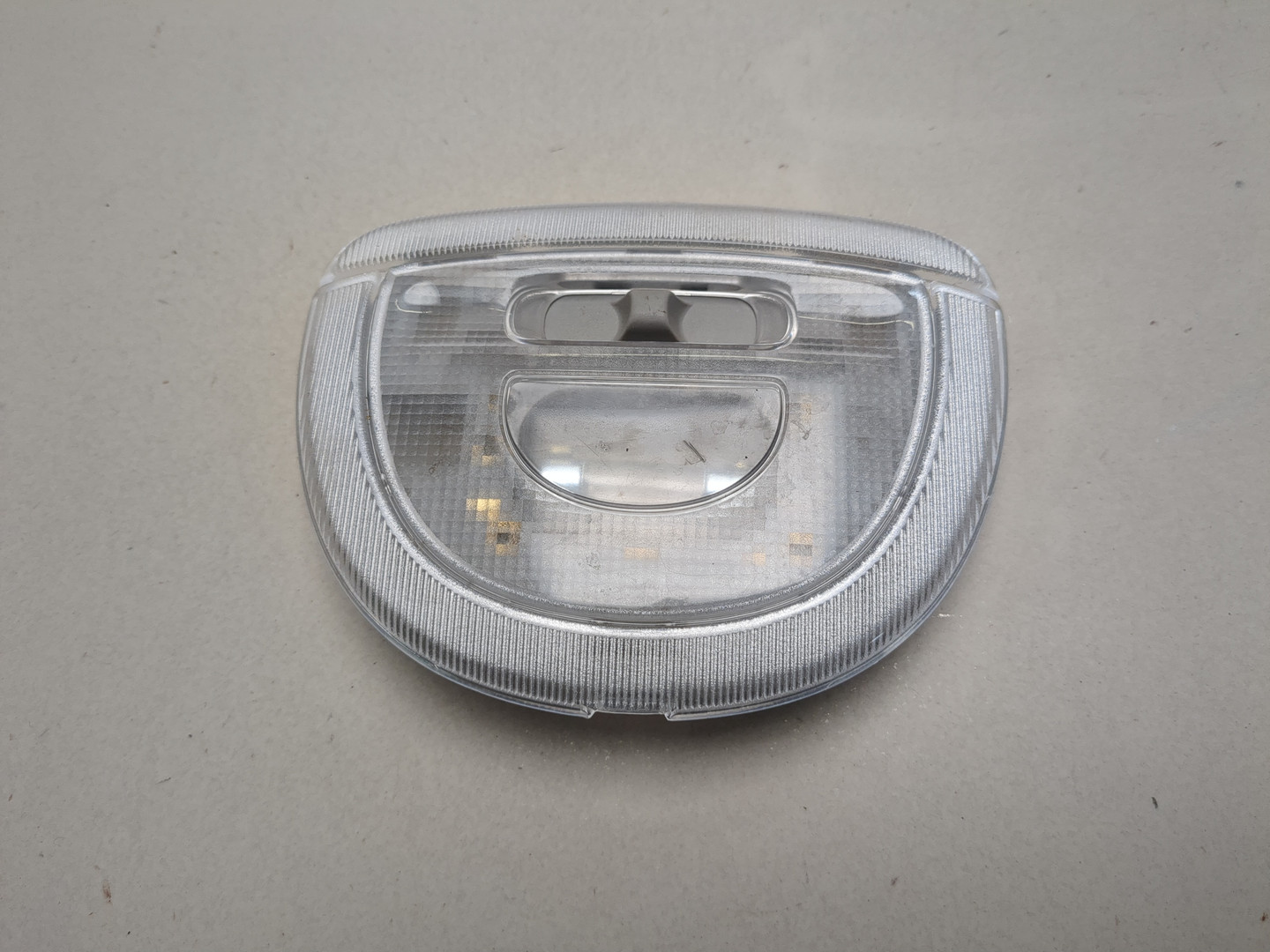 Плафон салонный