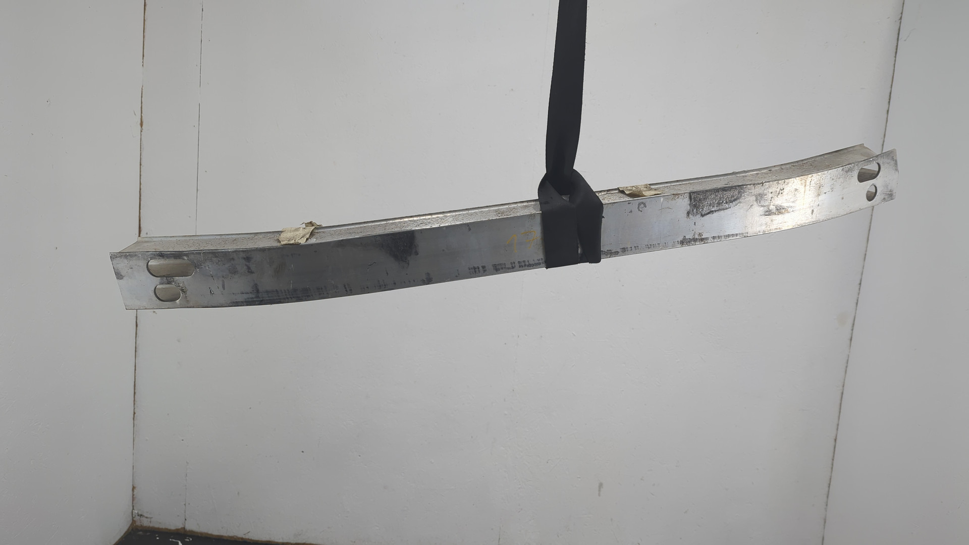 Усилитель заднего бампера