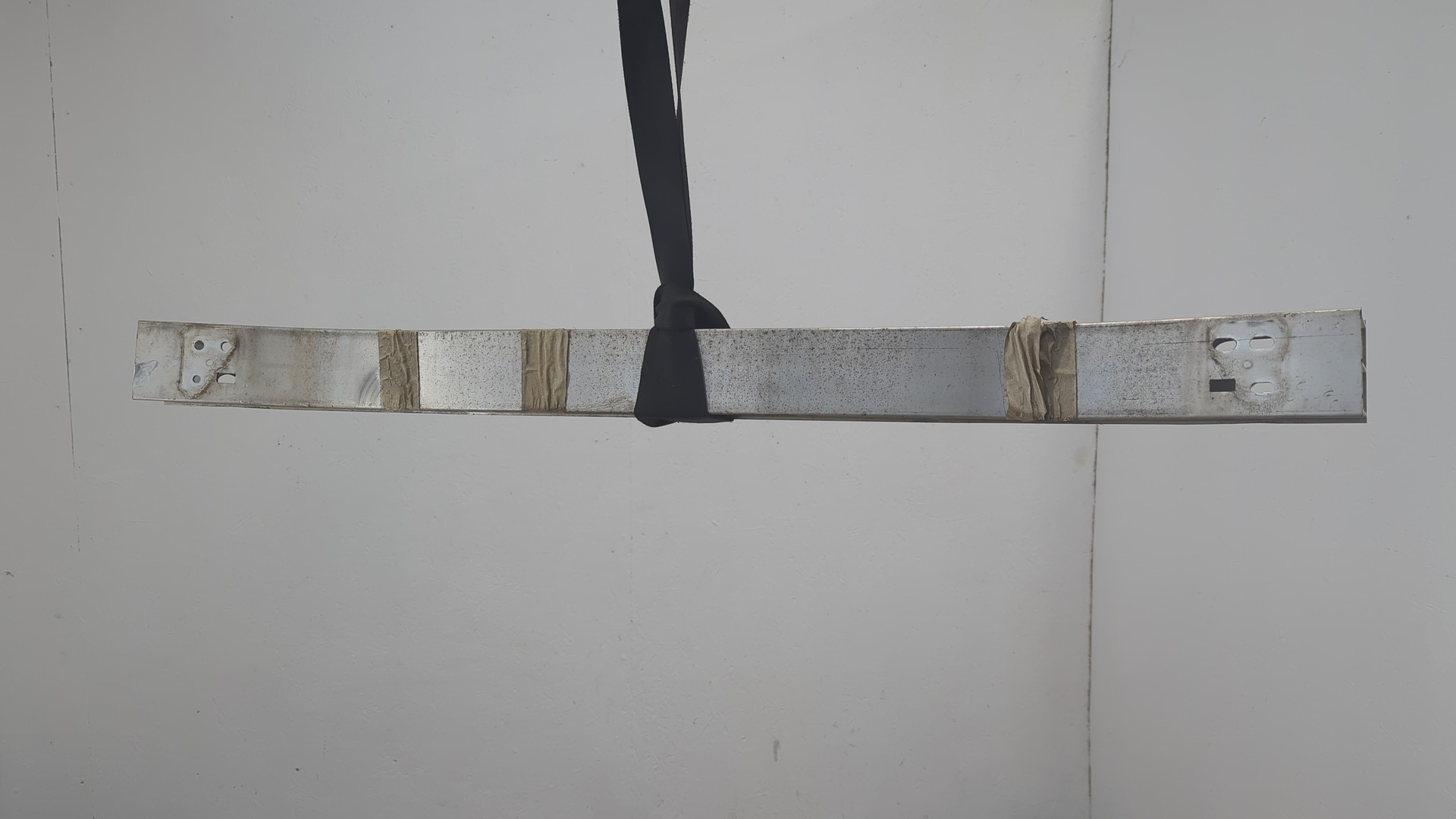 Усилитель заднего бампера