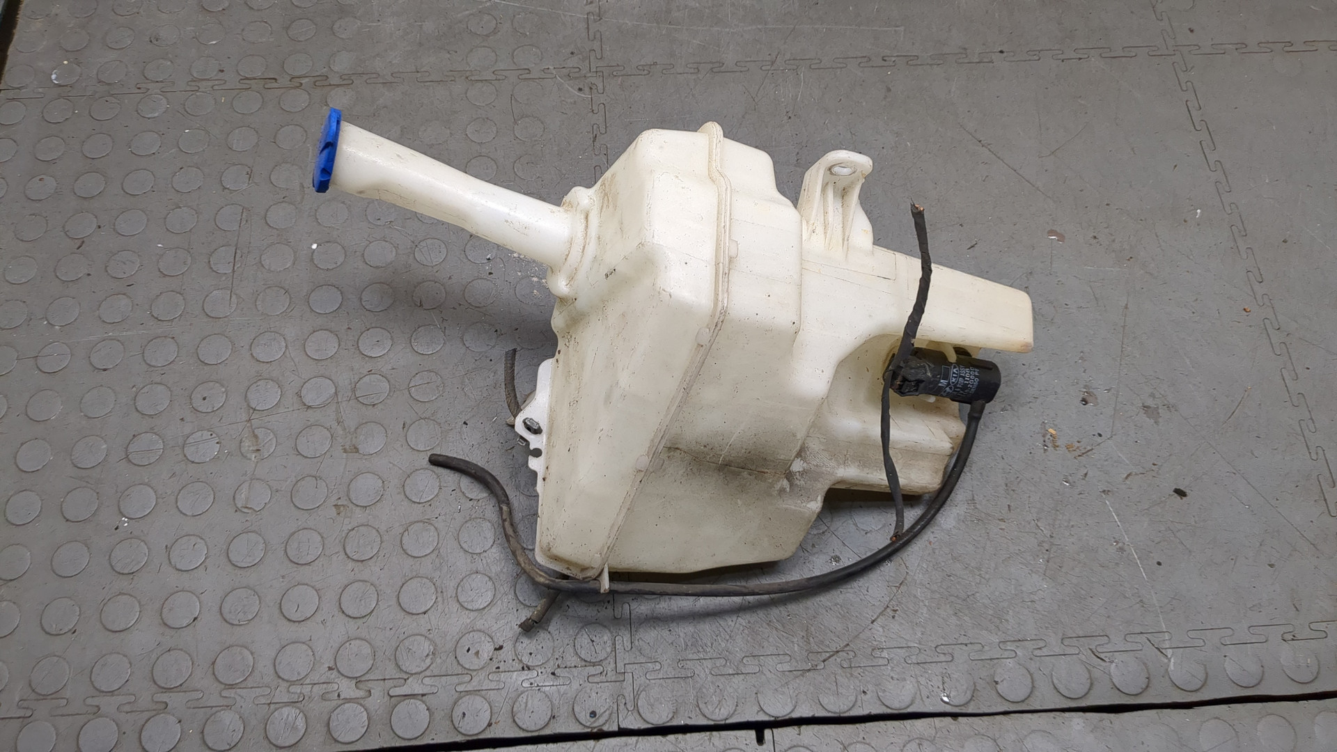 Бачок омывателя лобового стекла