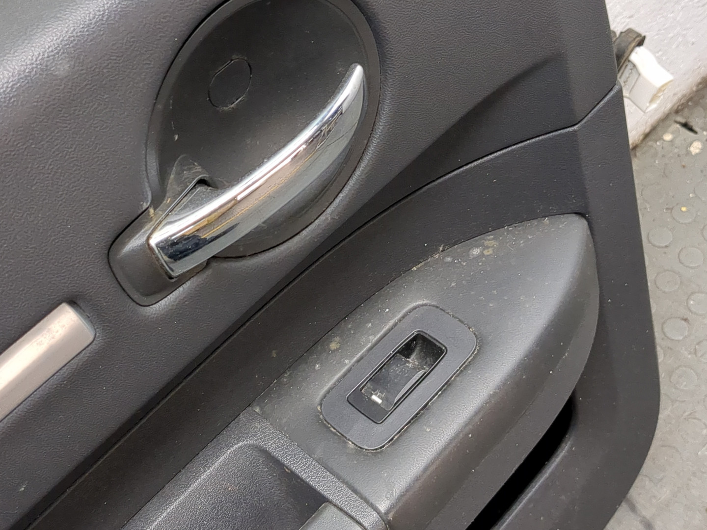 Дверь задняя левая