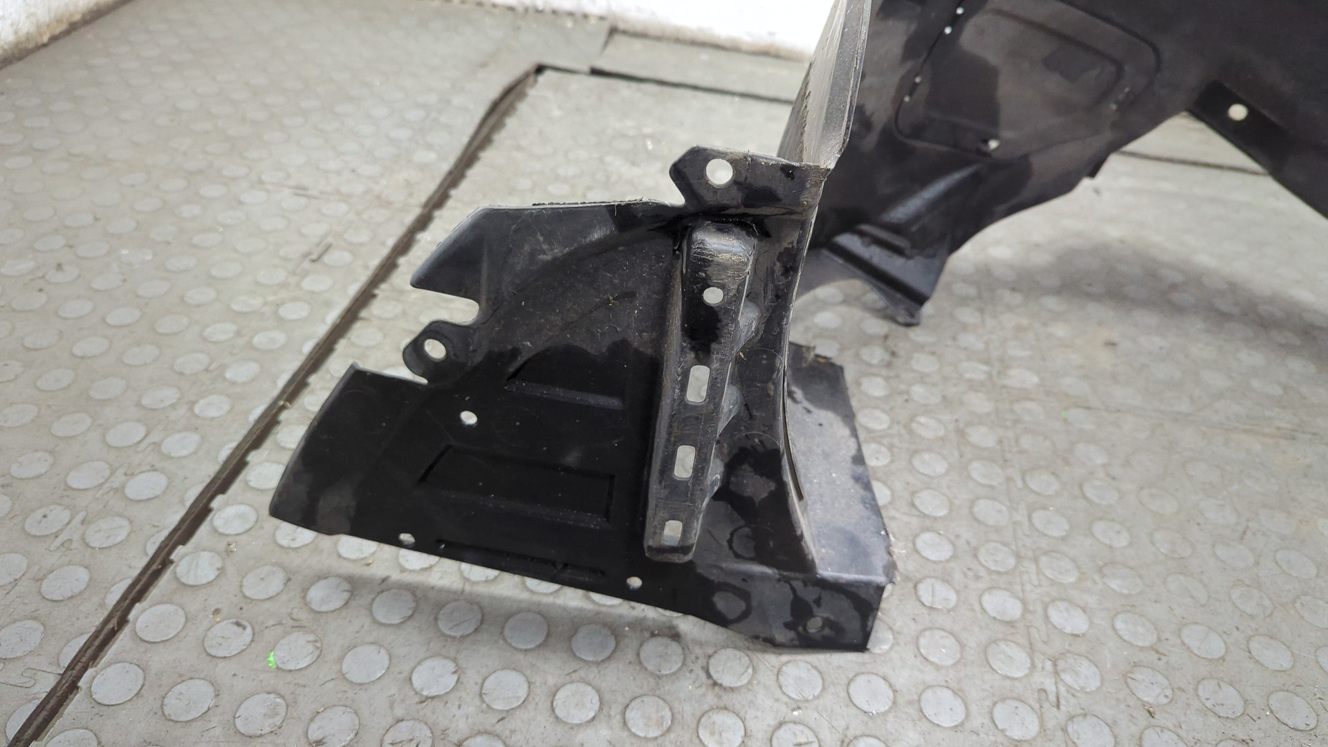 Локер передний левый