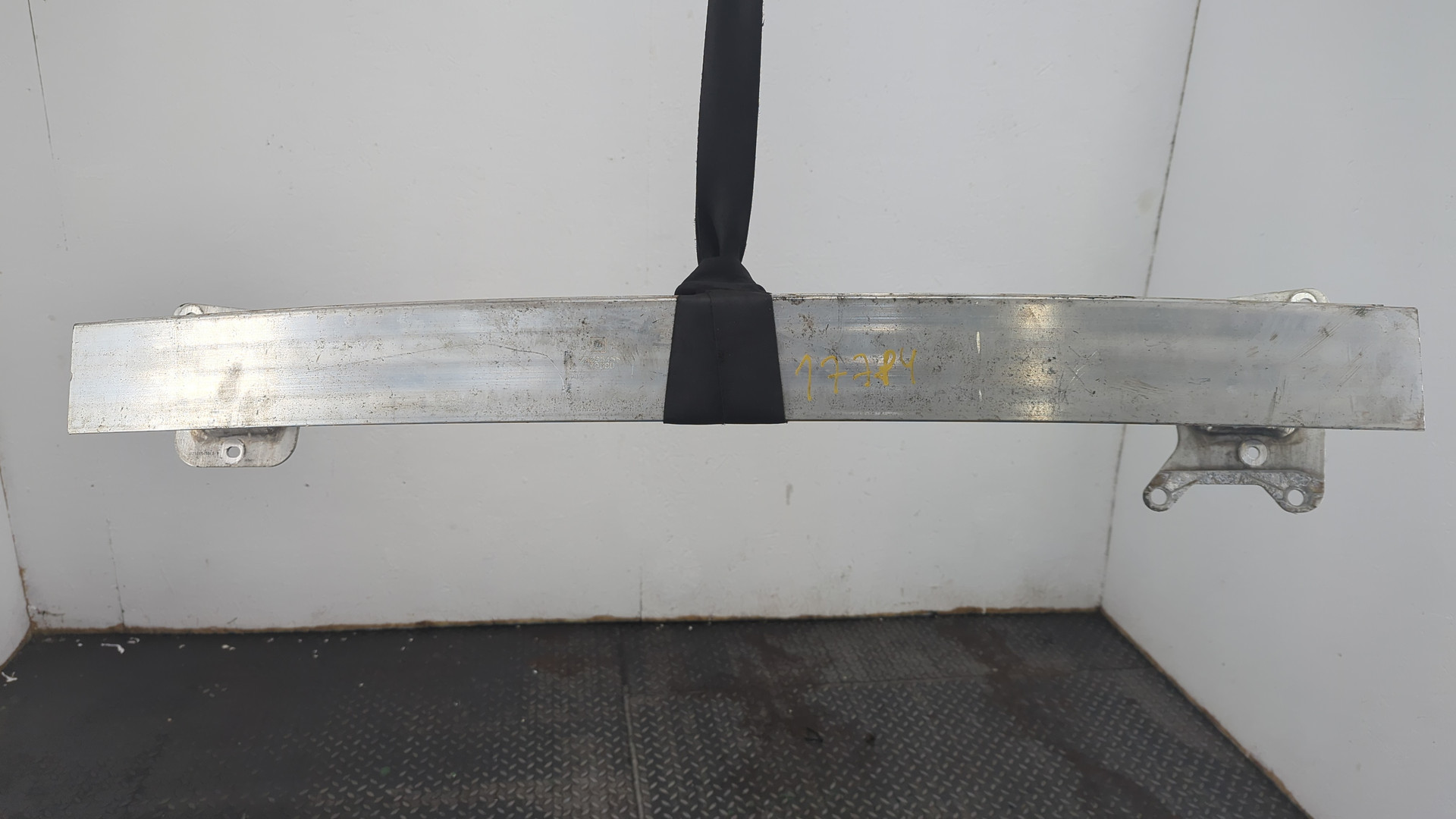 Усилитель заднего бампера