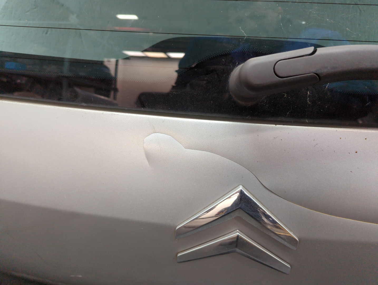 Дверь багажника