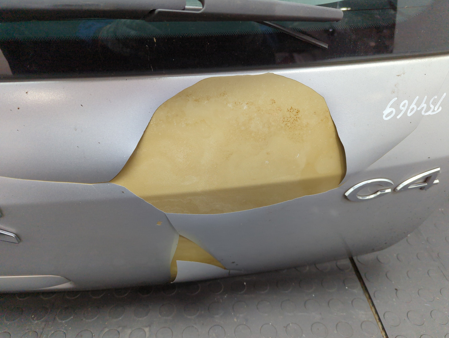 Дверь багажника