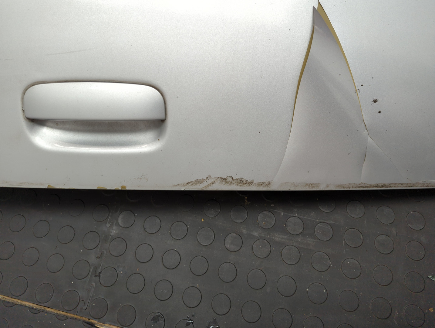 Дверь багажника