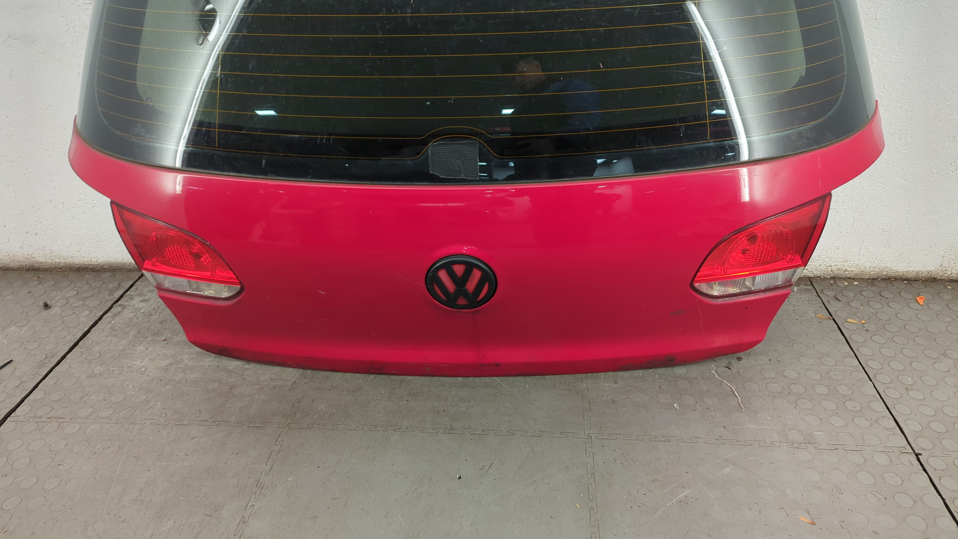 Дверь багажника